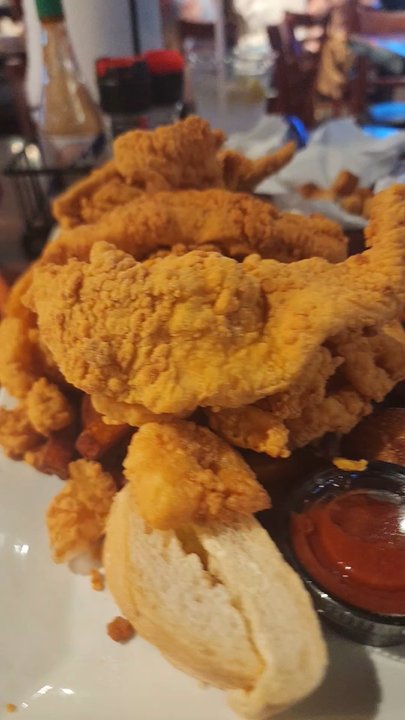Peck's Seafood Restaurant - Seafood platter - Cajun/Creole Near Me - Slidell, Louisiana