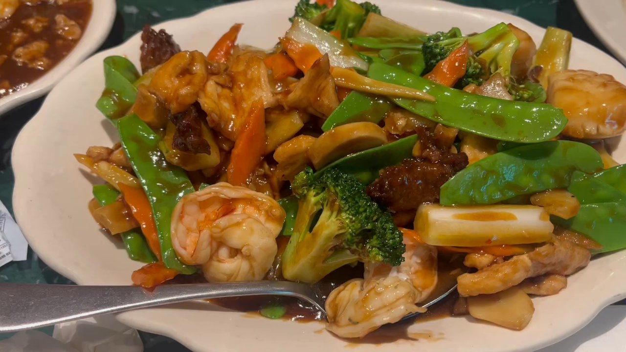 Sisters Chinese Restaurant - Szechuan Near Me - Warwick, Rhode Island