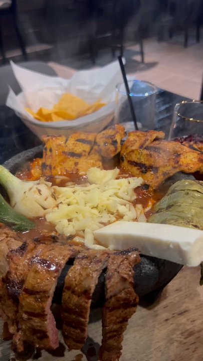 El Molcajete - molcajete clásico - Mexican Near Me - Meridian, Idaho