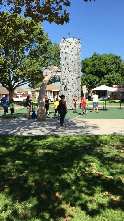 Vickroy Park - Parks Near Me - Burbank, California