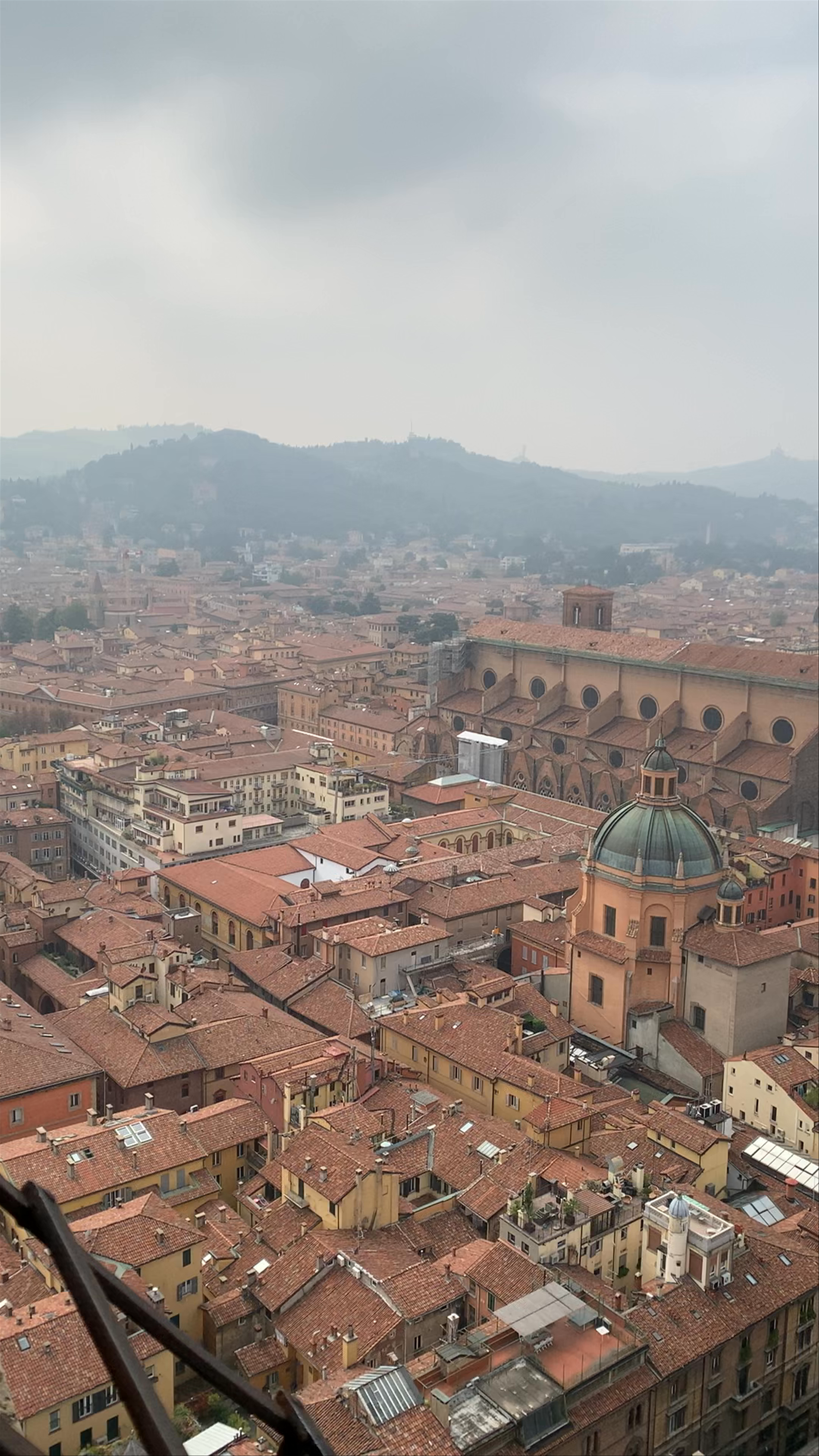 Le due Torri: Garisenda e degli Asinelli