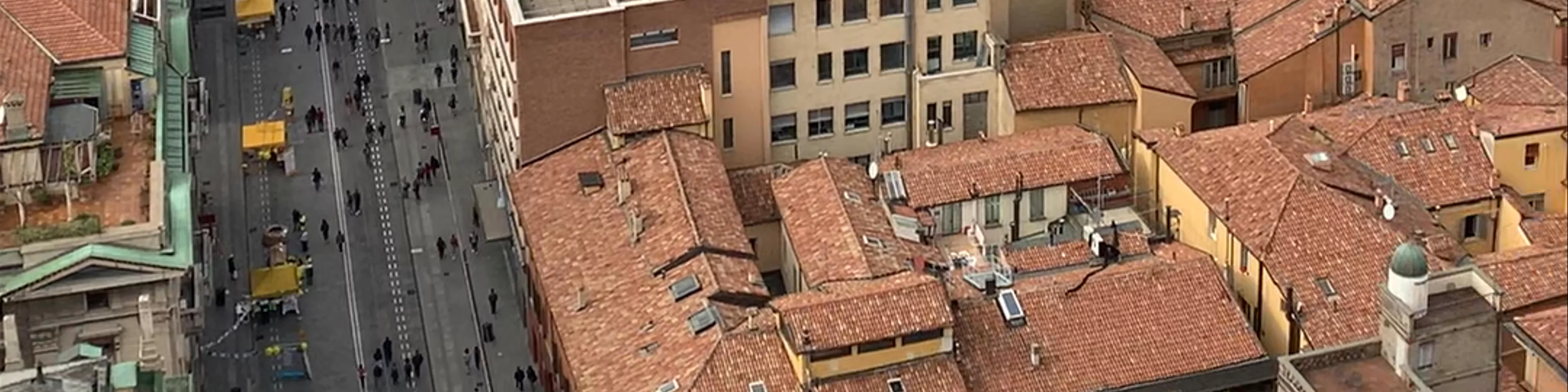 Le due Torri: Garisenda e degli Asinelli