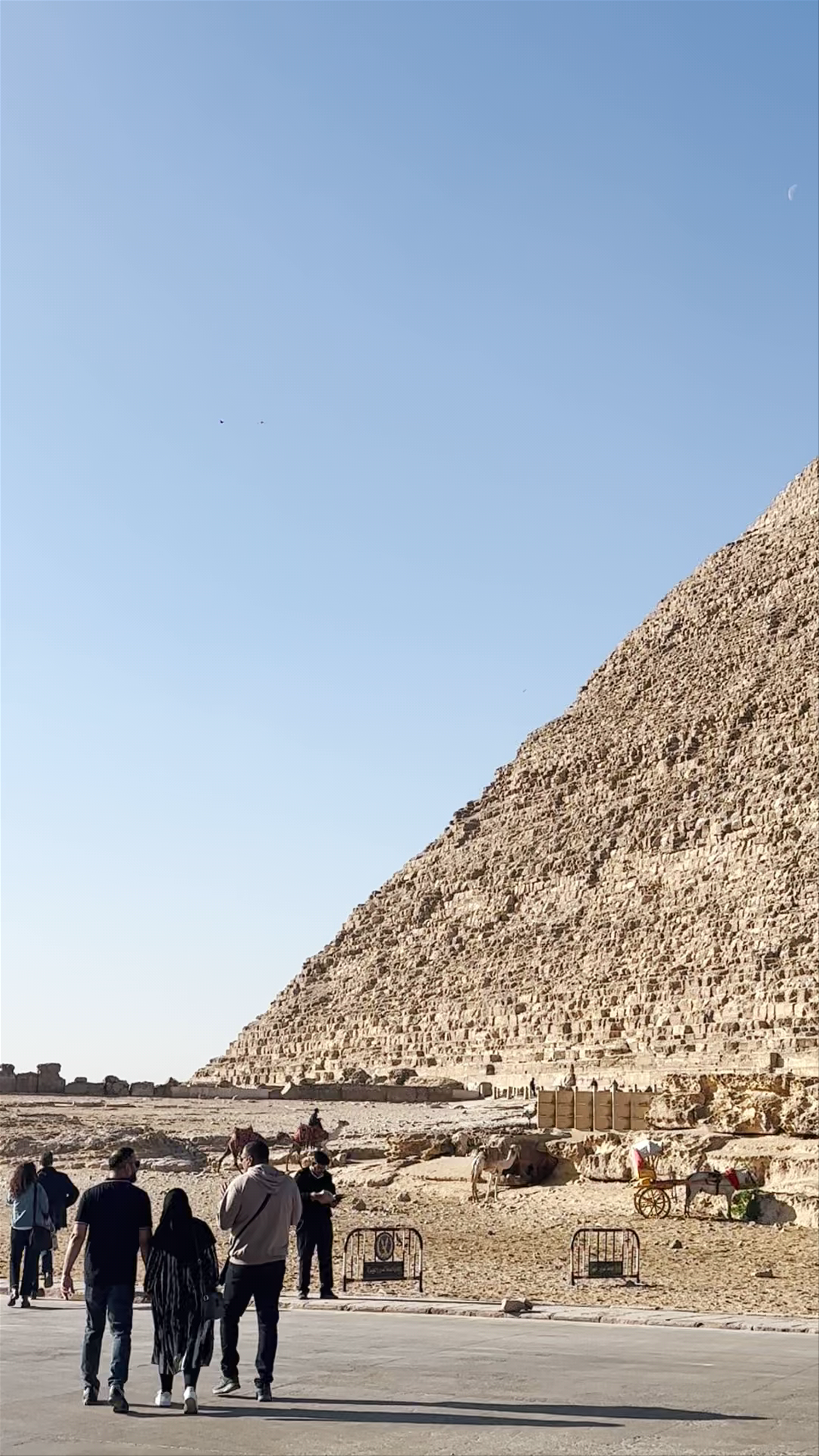Pyramid of Khafre: Majestic Wonder of Ancient Egypt