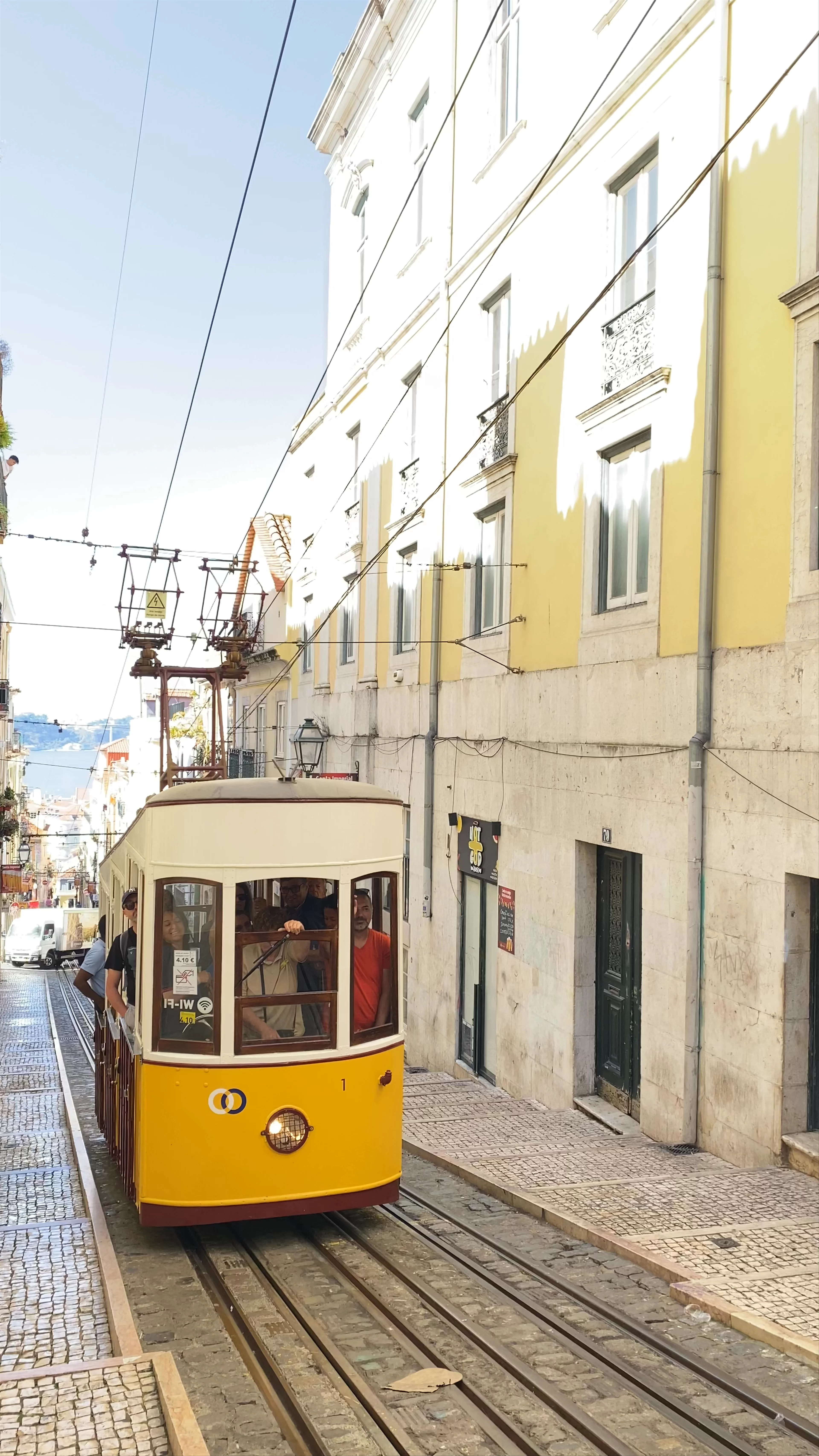 Tram 28, Praça Martim Moniz