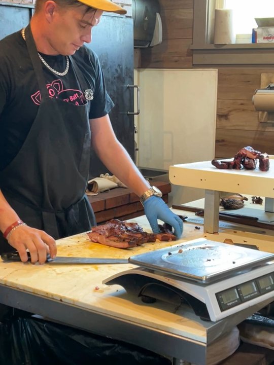 Smoking D's Downtown - Slicing the slab. - Barbeque Near Me - St. Augustine, Florida