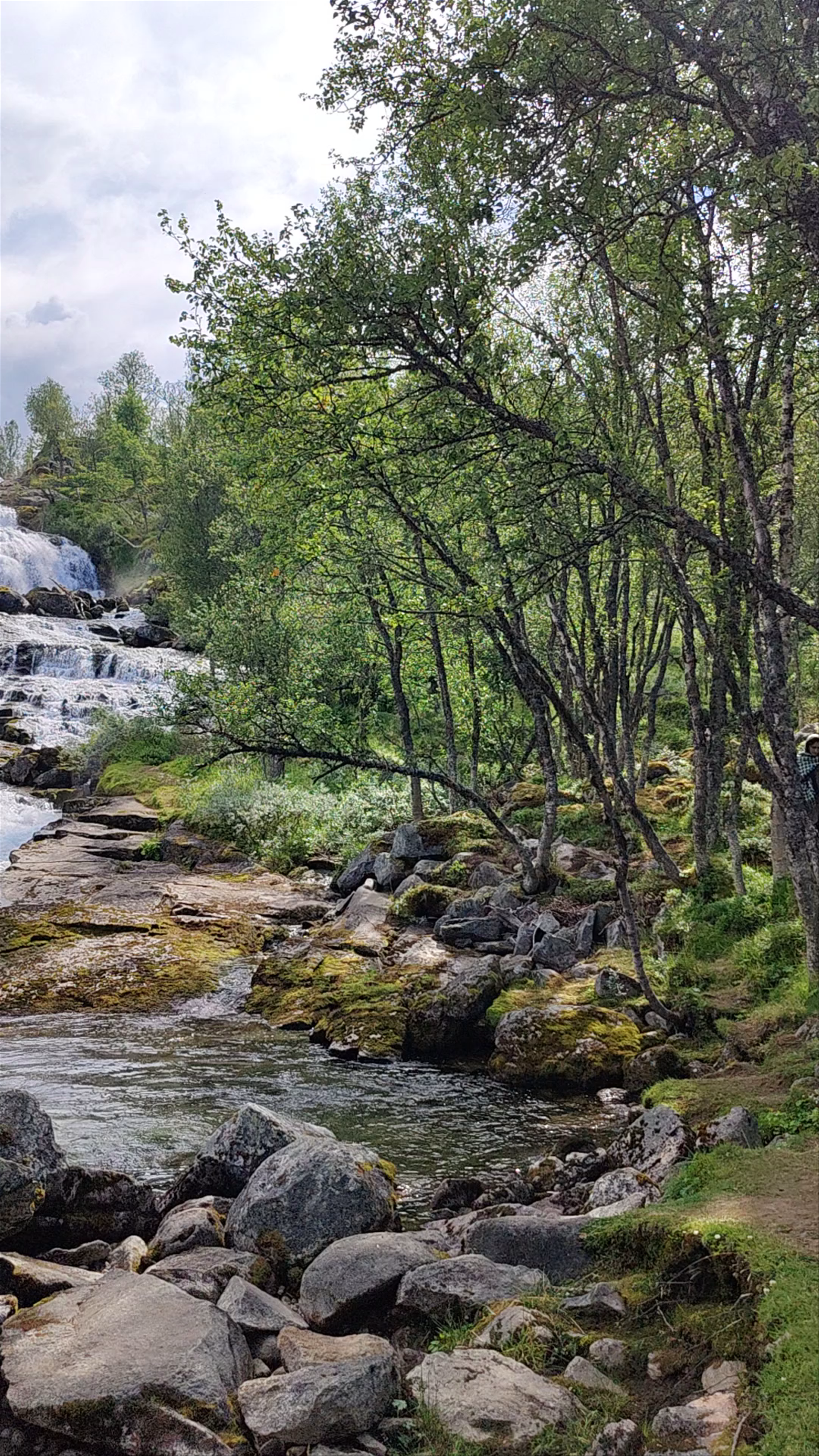 Vardahaugselvi Waterfall