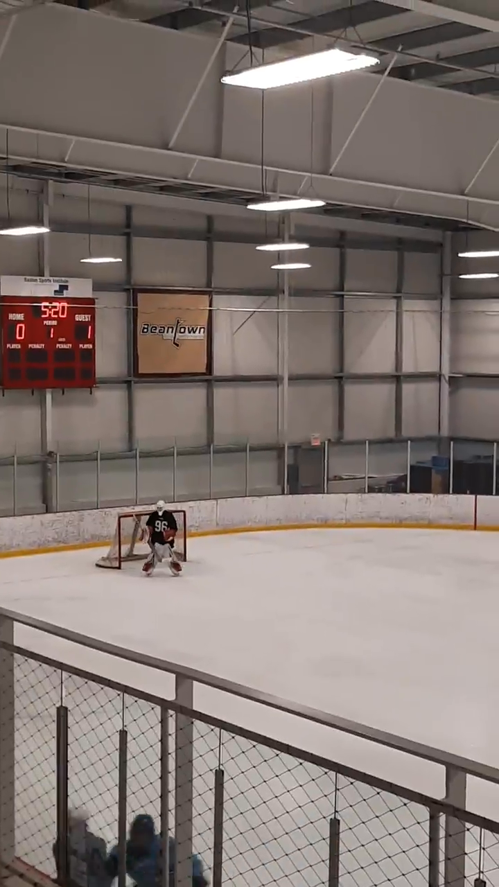 Eric Frank's Smart Defensive Play Behind the Net