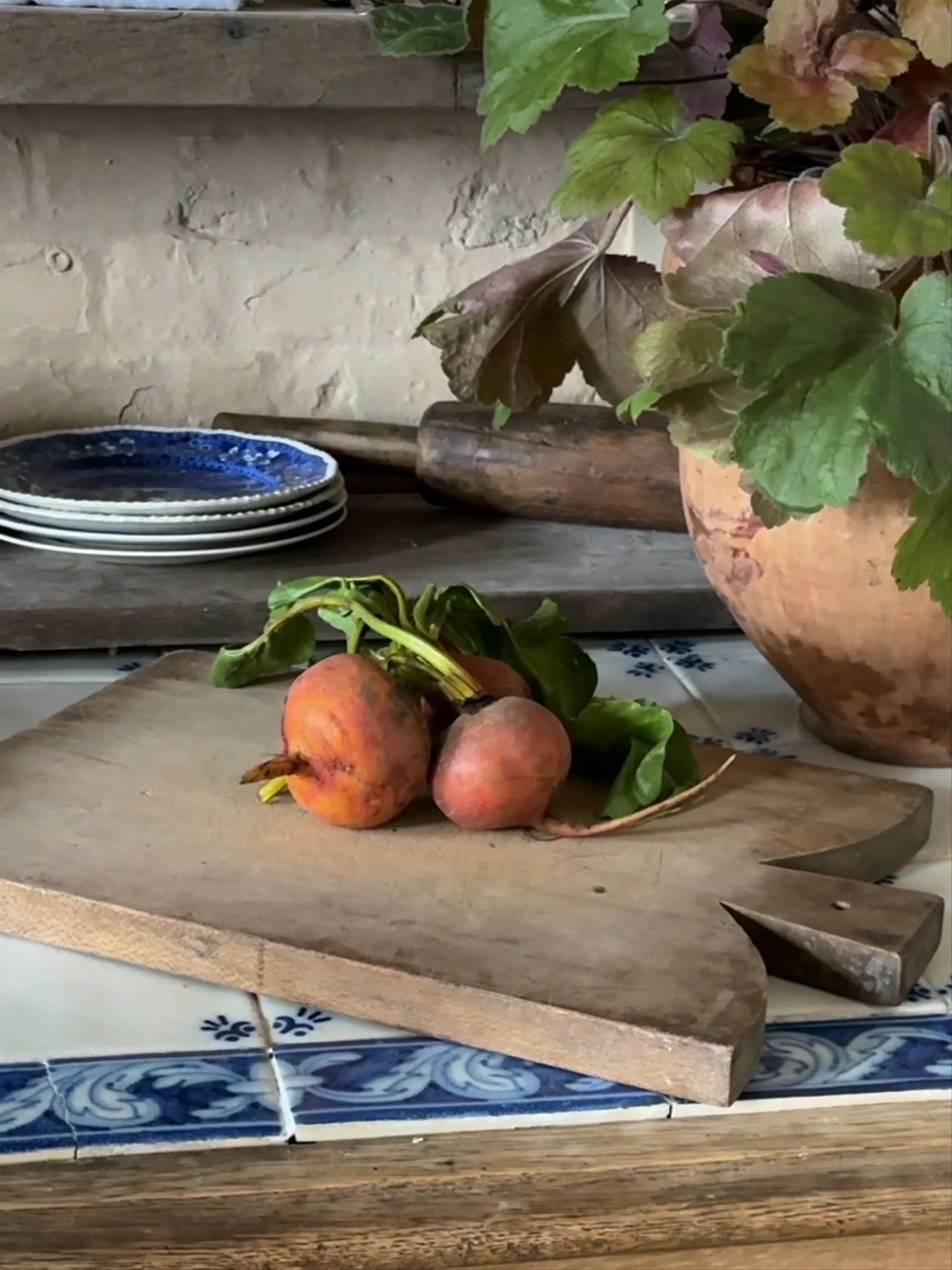 Antique Curved End Cutting Board