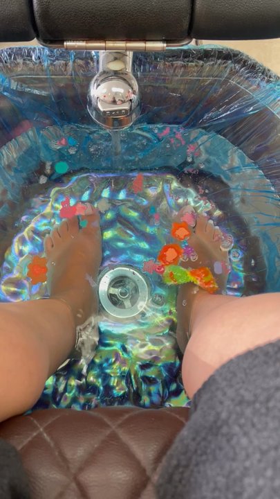 Tip Top Nail Bar - foot soak - Nail Salons Near Me - Tustin, California