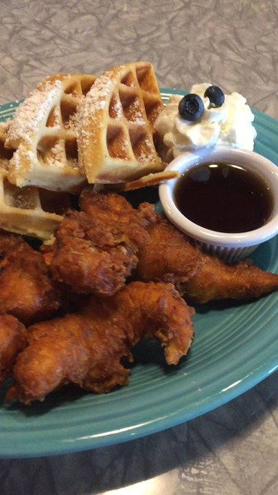 Over the Counter - Chicken & Waffles #UpCloseSavor XP - New American Near Me - Worthington, Ohio