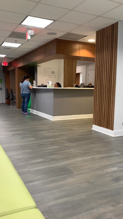 AssociatesMD - Check-in and waiting area - Medical Centers Near Me - Plantation, Florida