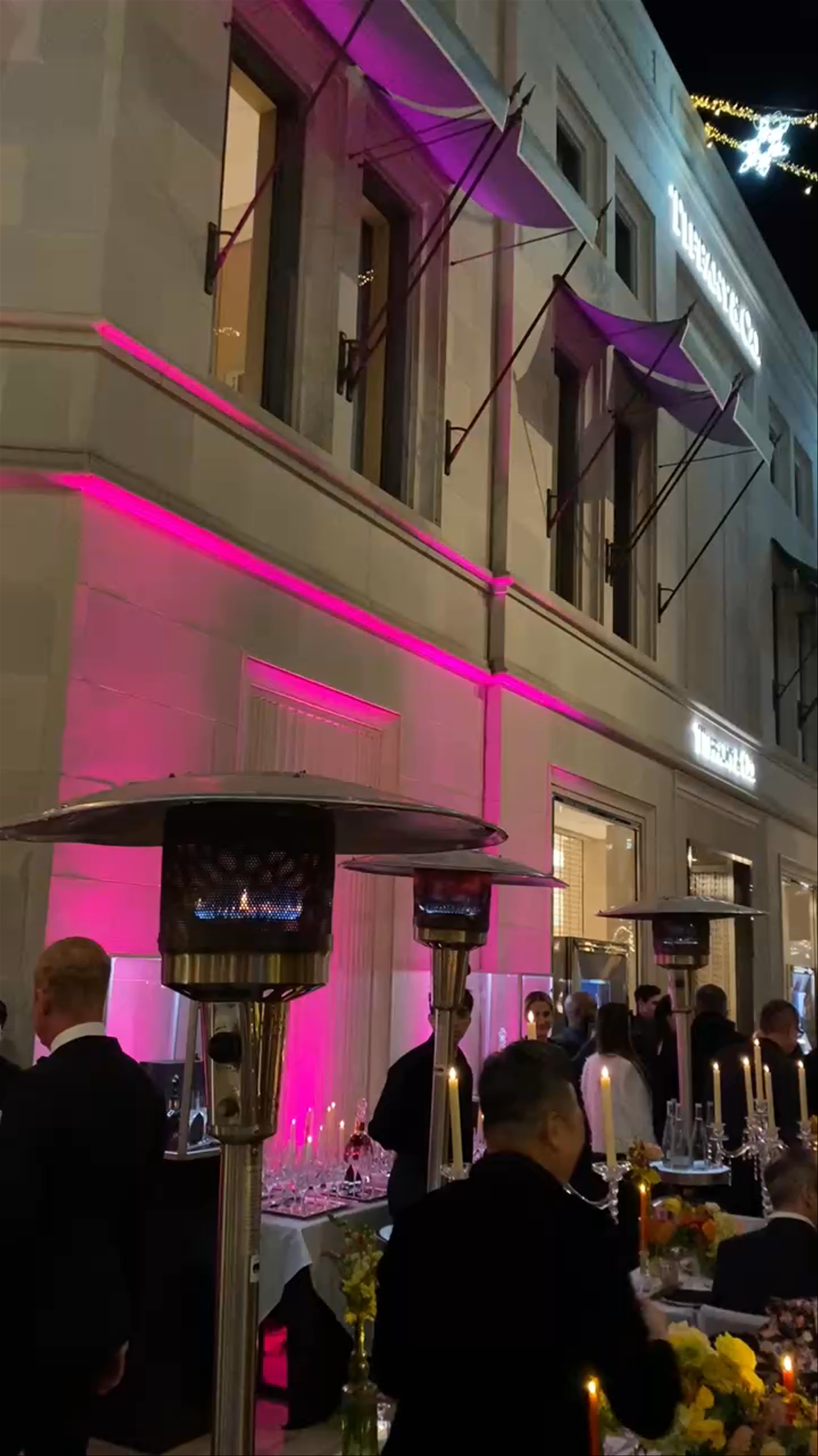 Rodeo Drive Christmas Celebration: Glamour and Festive Nights in Beverly Hills