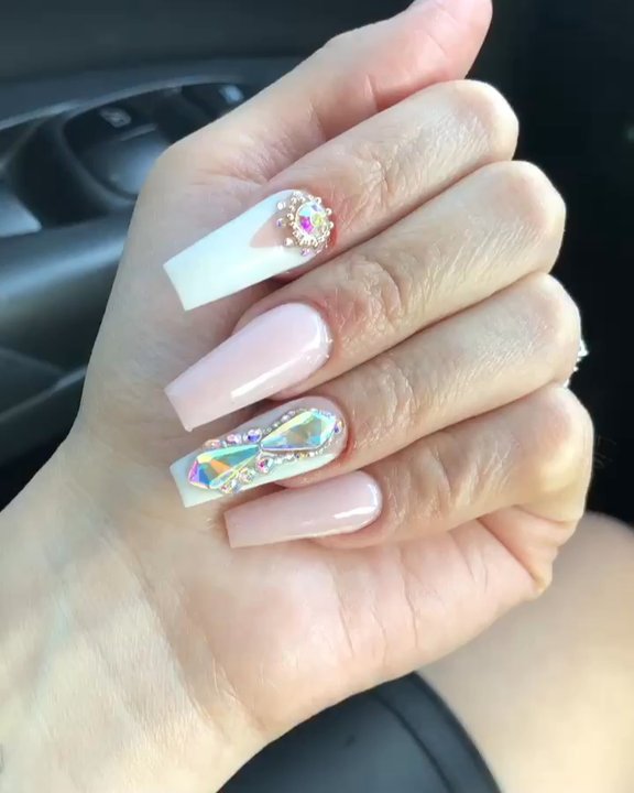 Chique Salon Studios - Nail Artist Dreaa .  Studio 4  IG @glamdreaa. TEXT ONLY (661)8392364  PLEASE BOOK IN ADVANCED - Hair Salons Near Me - Palmdale, California