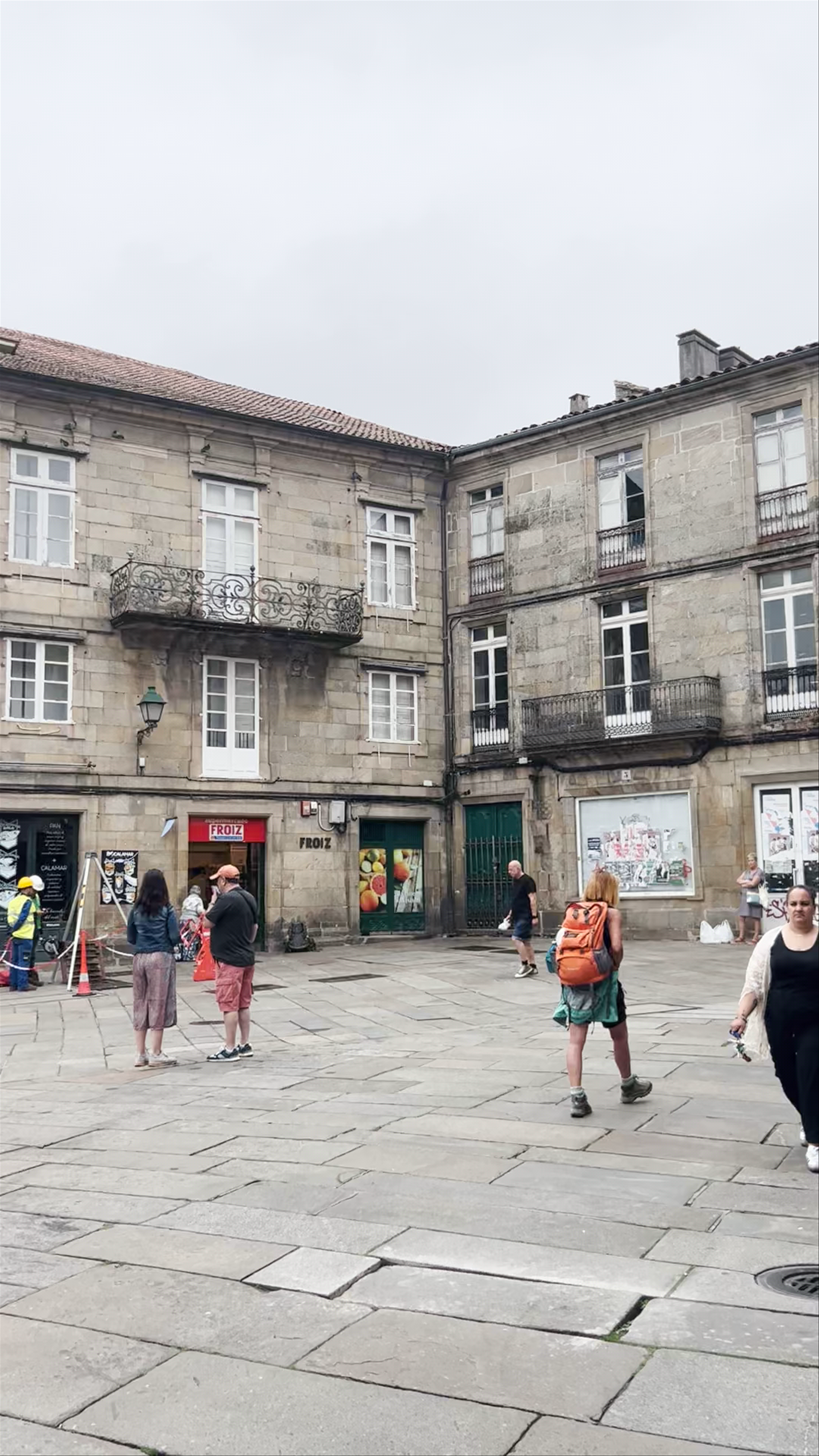 Praza do Toural: Historic Heartbeat of Santiago de Compostela