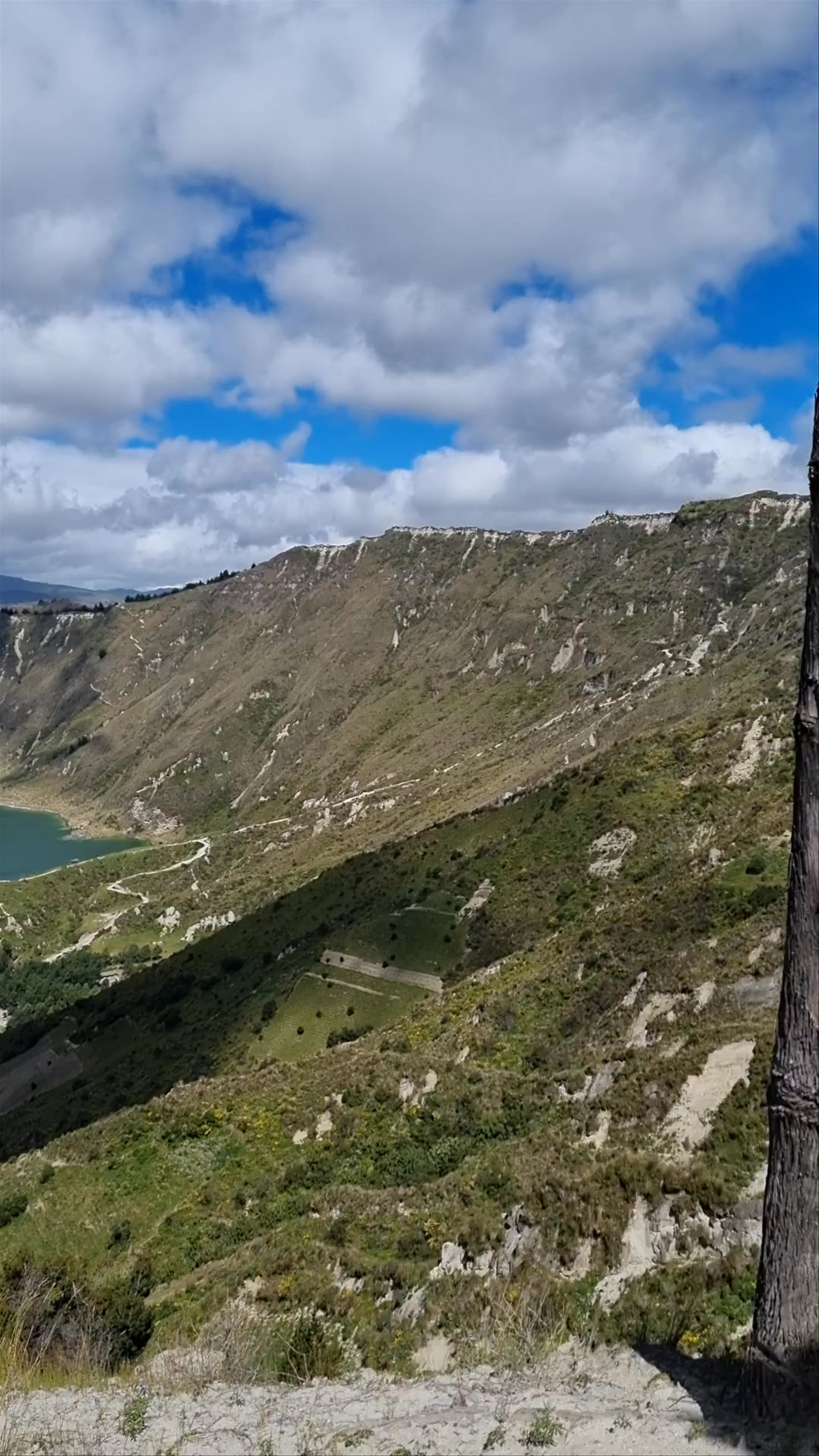 Quilotoa Lake: A Stunning Volcanic Crater Lake in Ecuador
