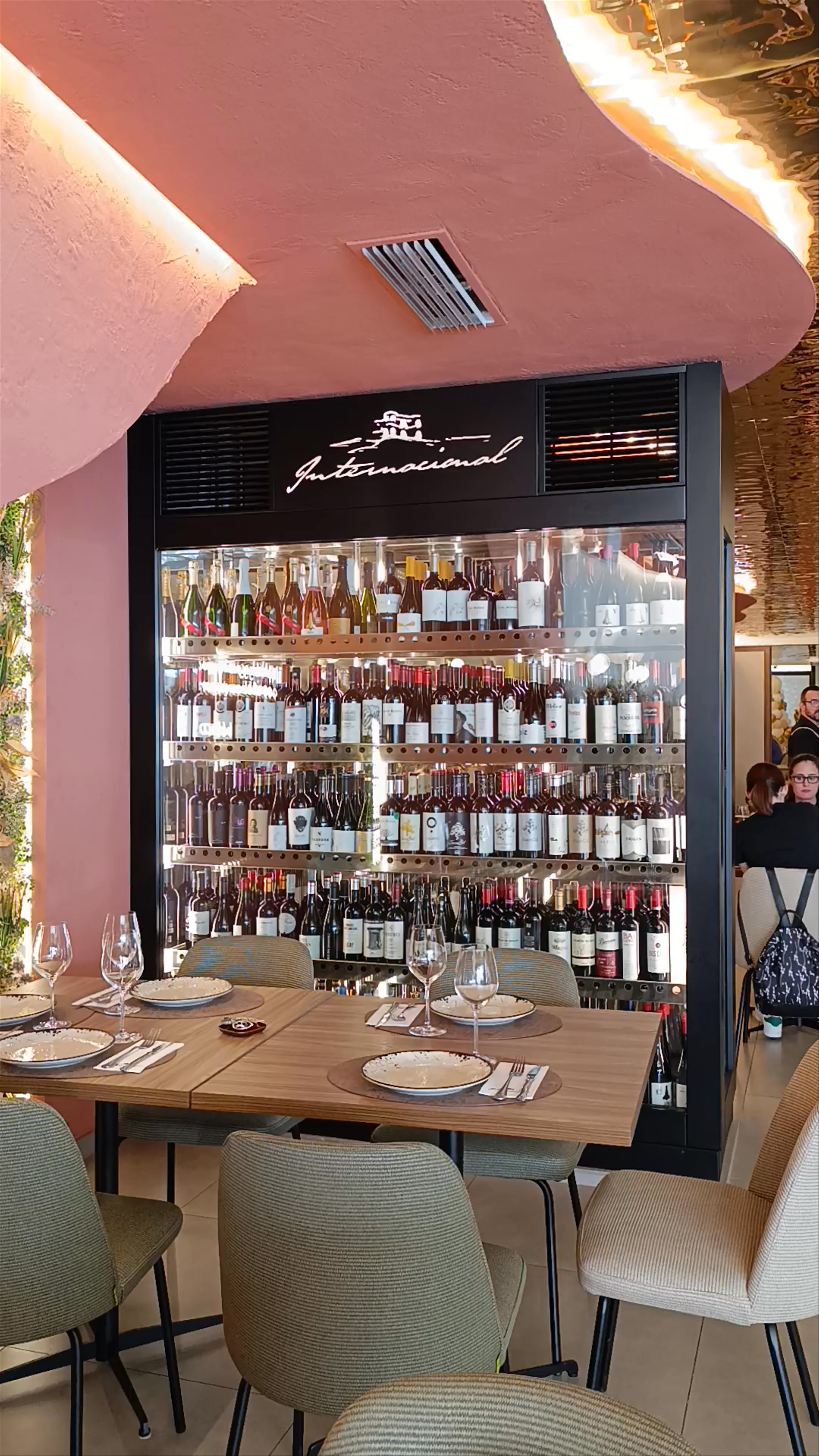 Restaurante Internacional: Elegant Dining in Archena, Spain
