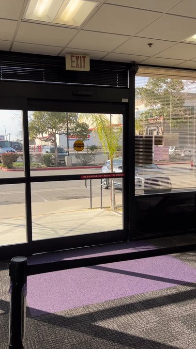 FedEx Ship Center - Inside - Couriers & Delivery Services Near Me - Hawthorne, California
