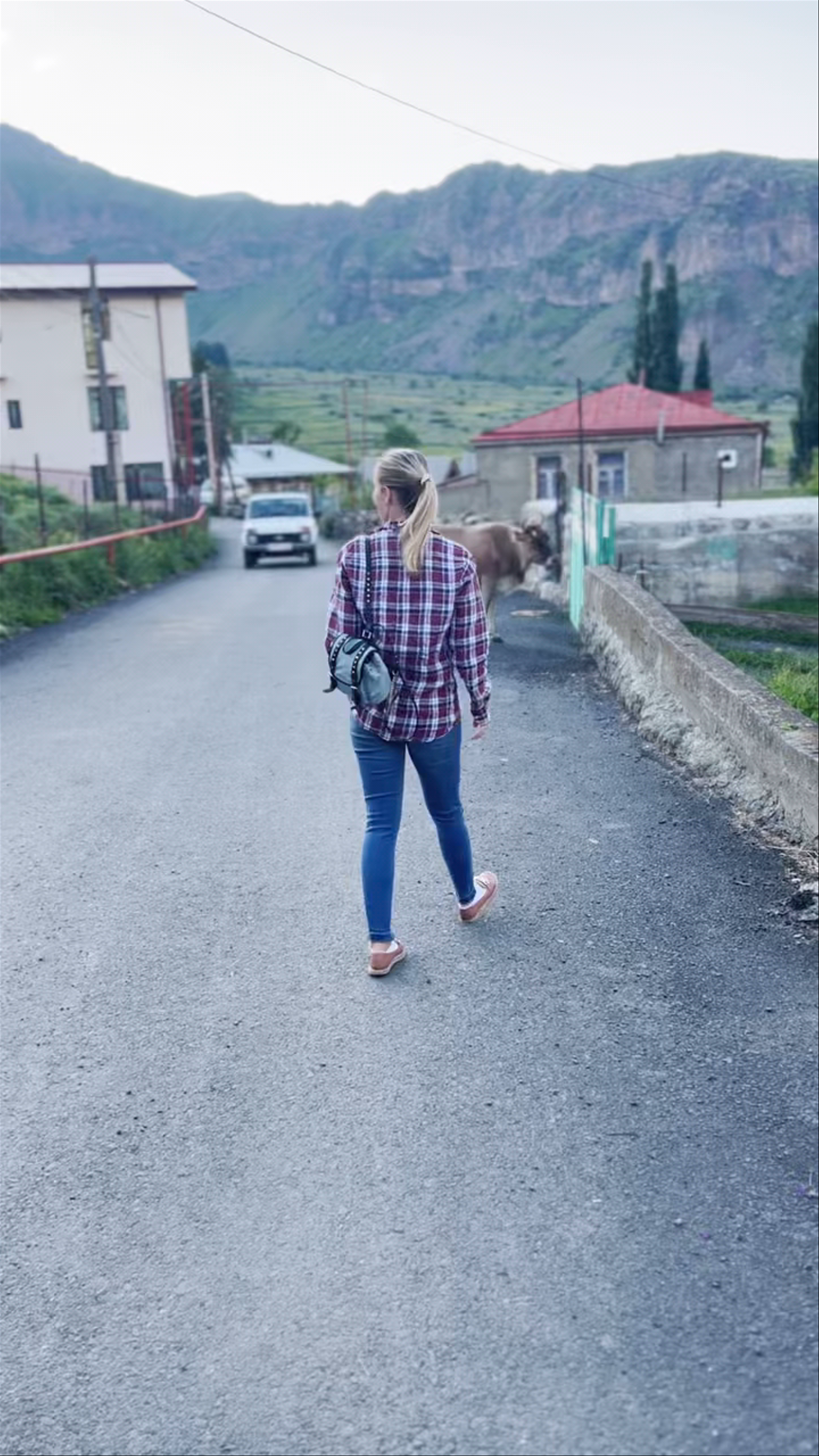 Peaceful Village Stroll in Stepantsminda, Georgia