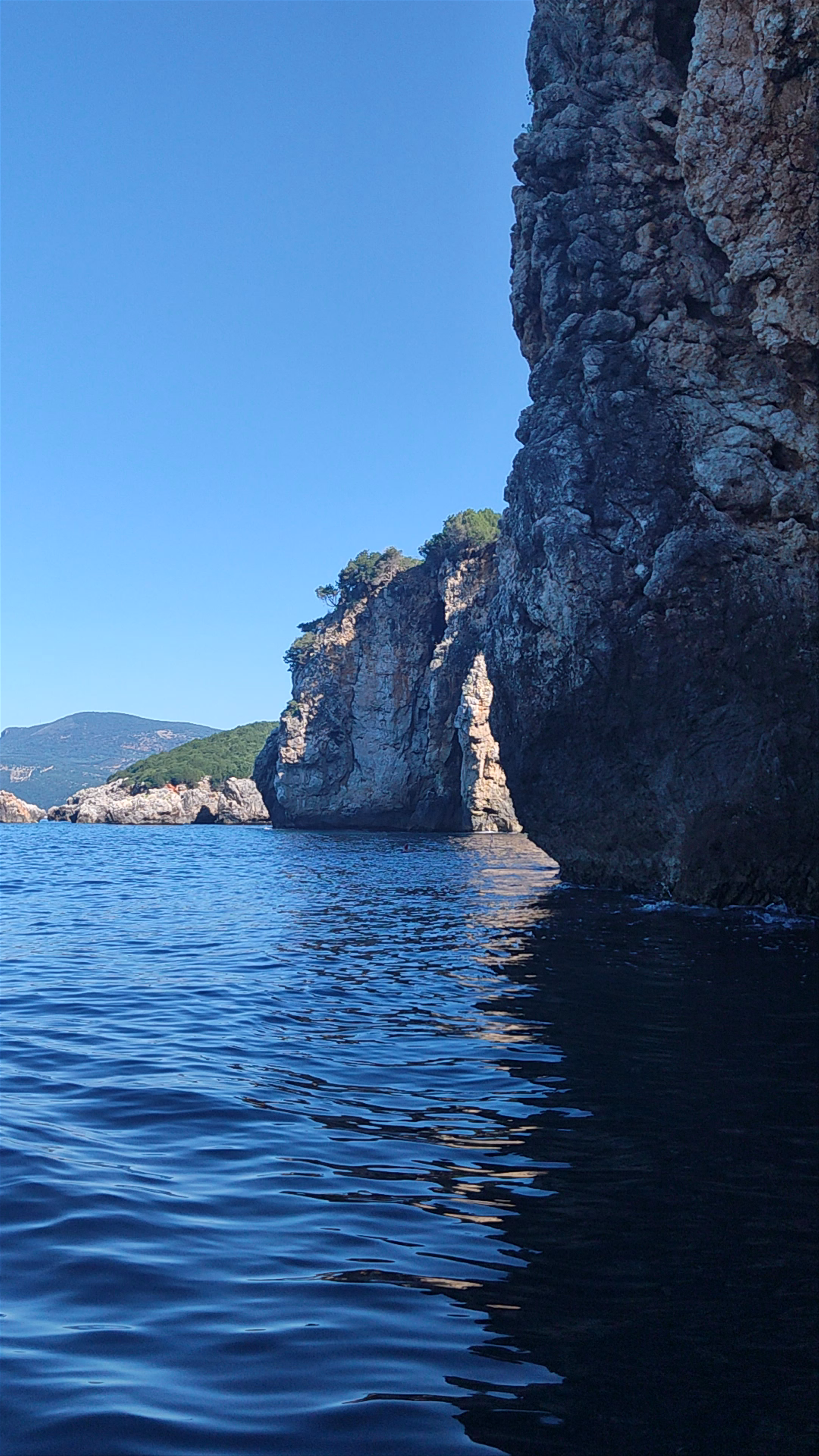Akra Prioni