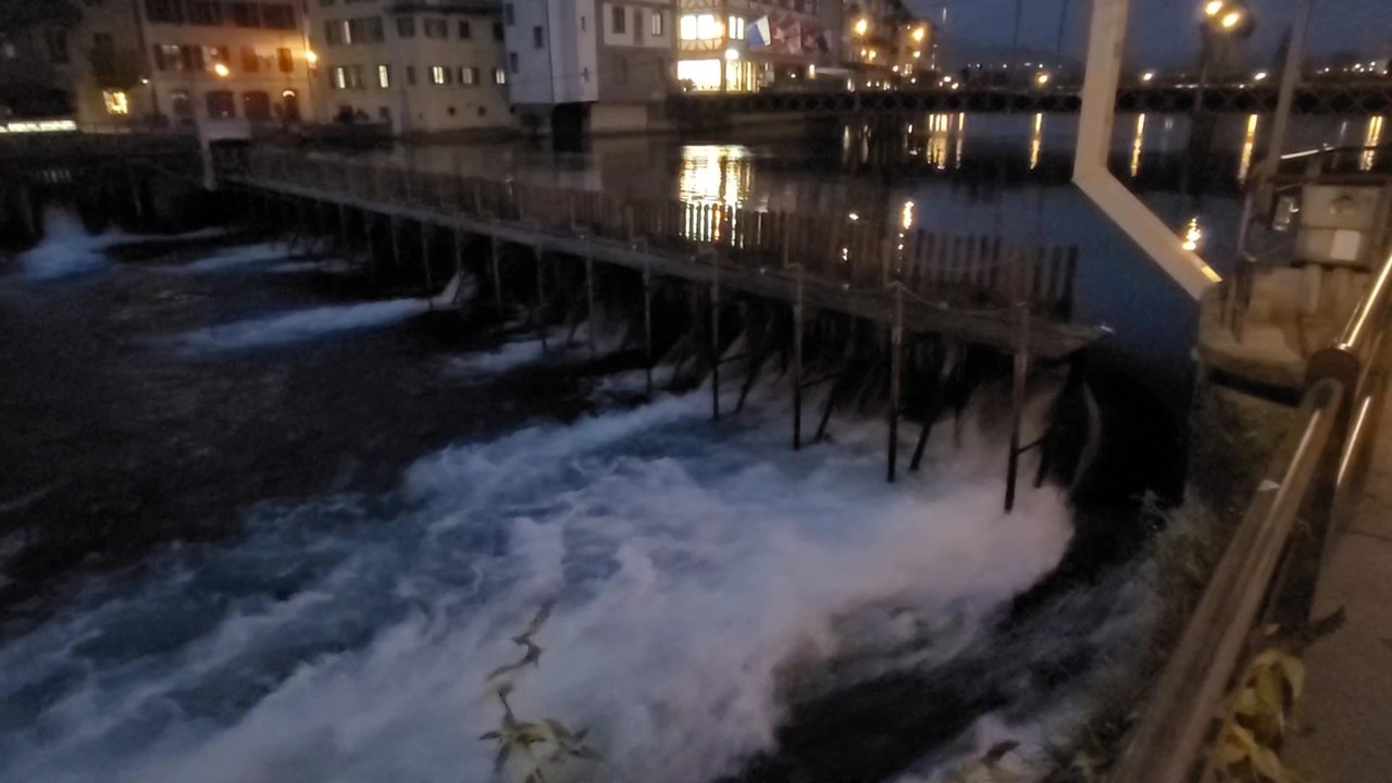 Reuss-Nadelwehr - The needle weir system of regulating Lake Lucerne's level. - Landmarks & Historical Buildings Near Me - Lucerne, LU