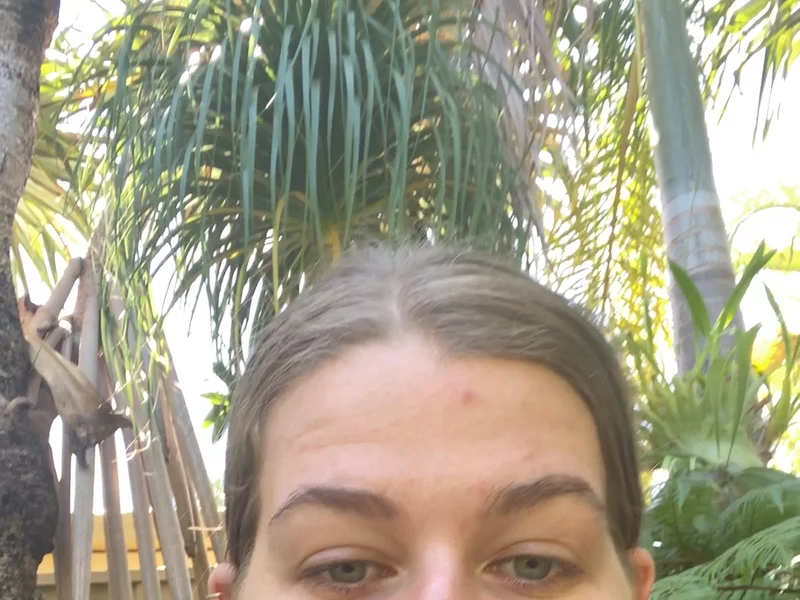 Hi, I'm Ellie!
