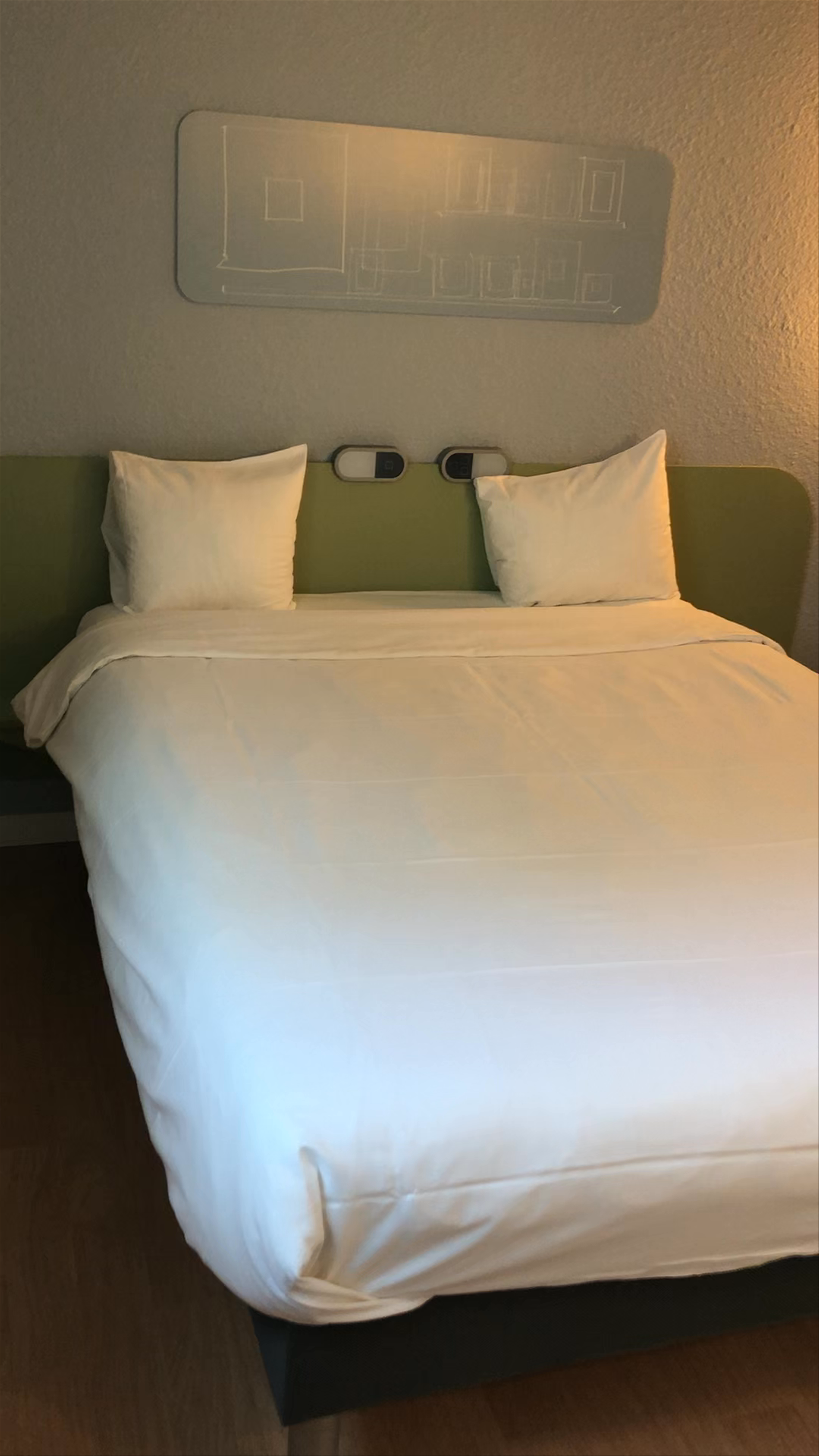ibis budget Leipzig City Hotel Room Tour