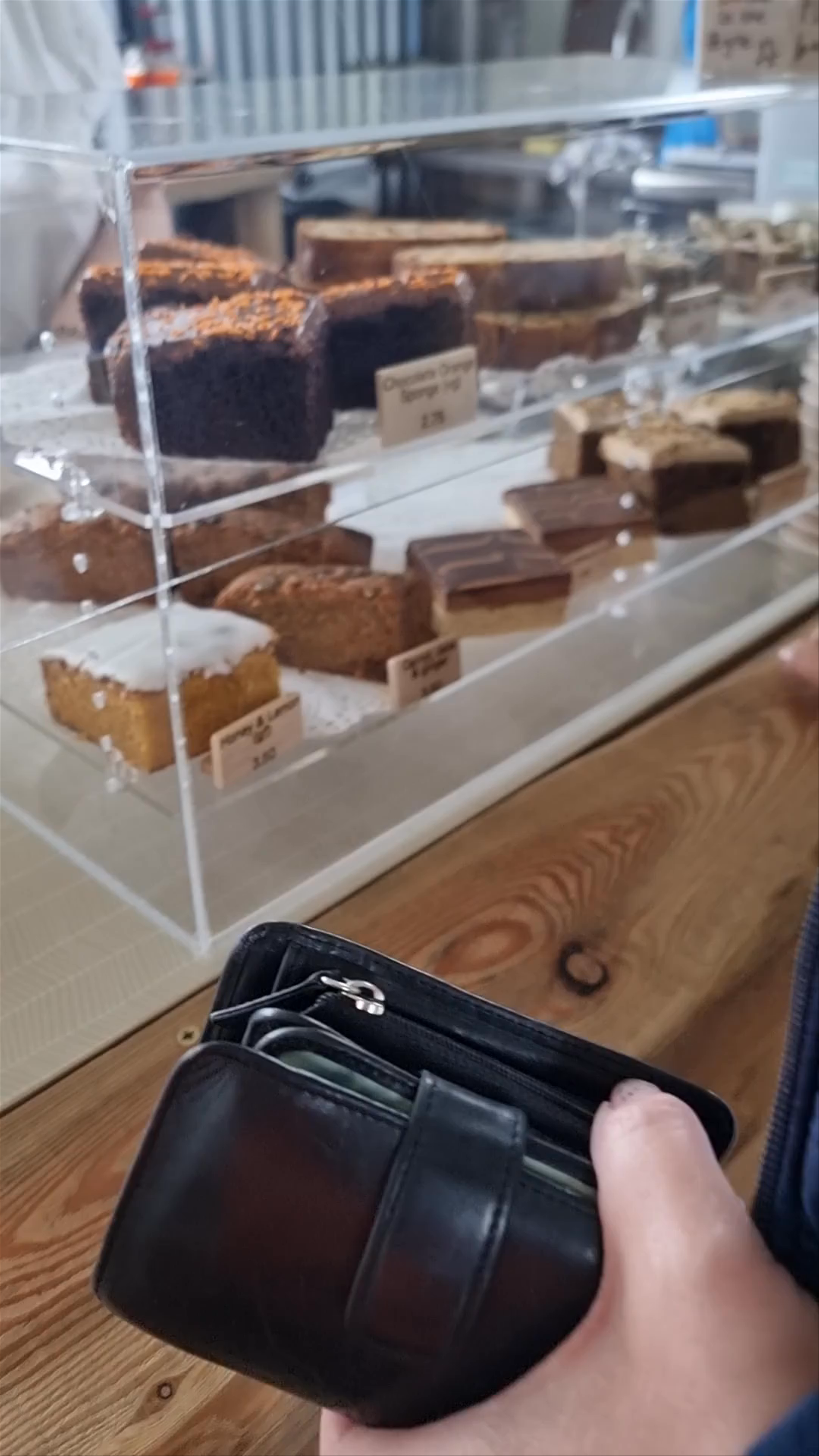 Cozy Cafe Arriba: Sweet Treats in Charming Portree