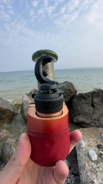 Preview pic of Fume puffco peak dry top with moon