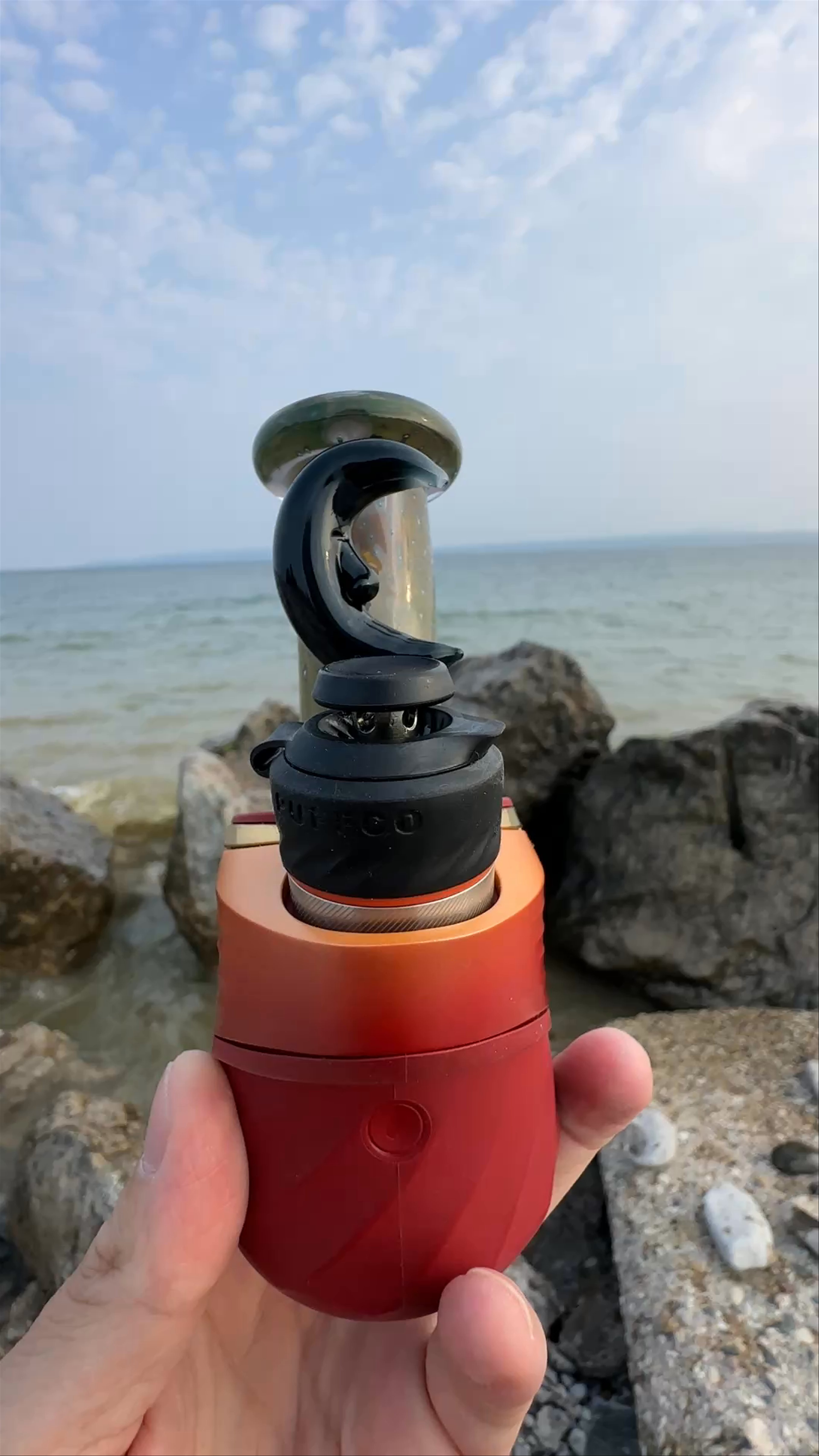 Preview pic of Fume puffco peak dry top with moon