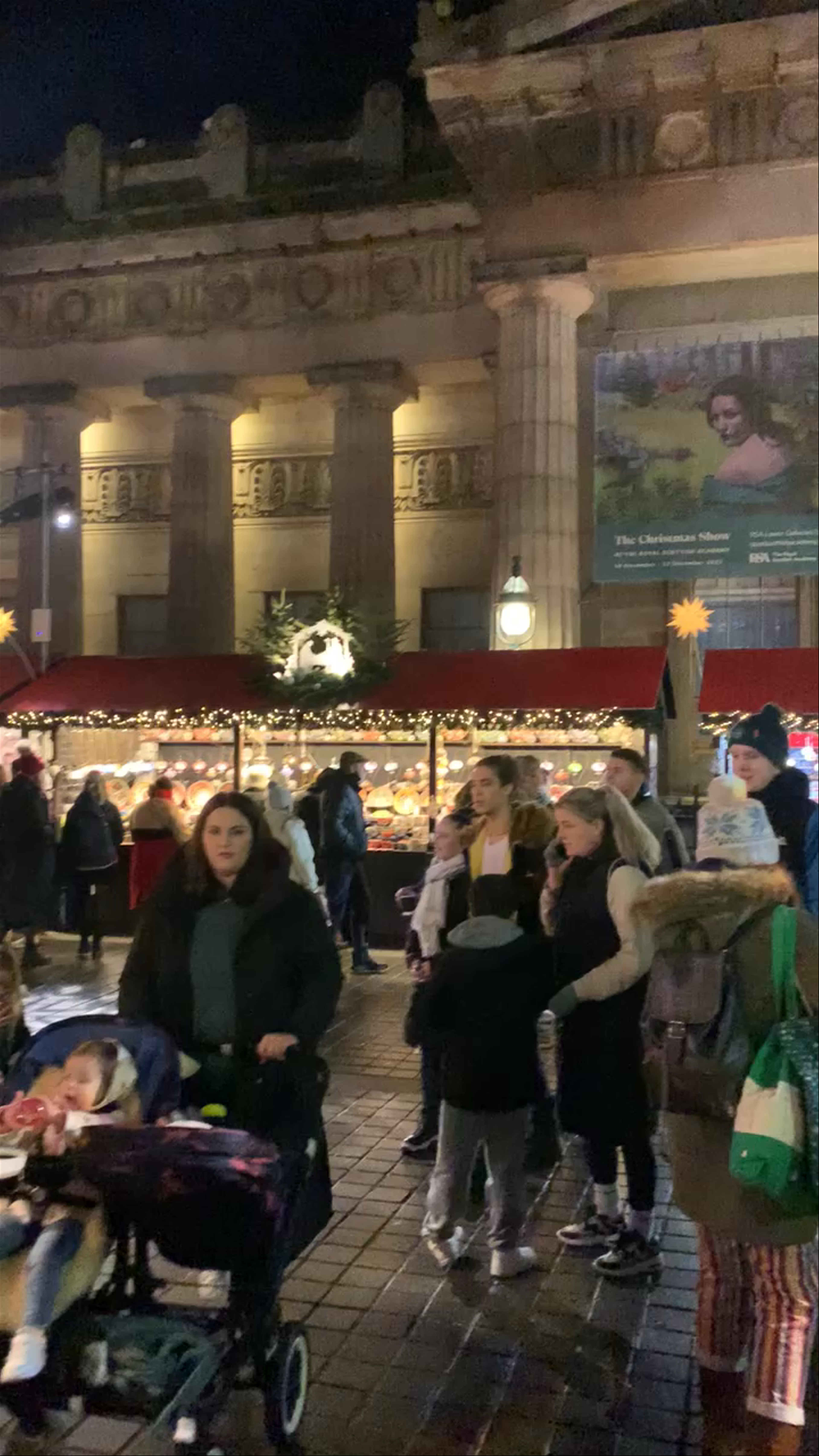 Edinburgh Christmas Market: Magical Holiday Spirit on Princes Street