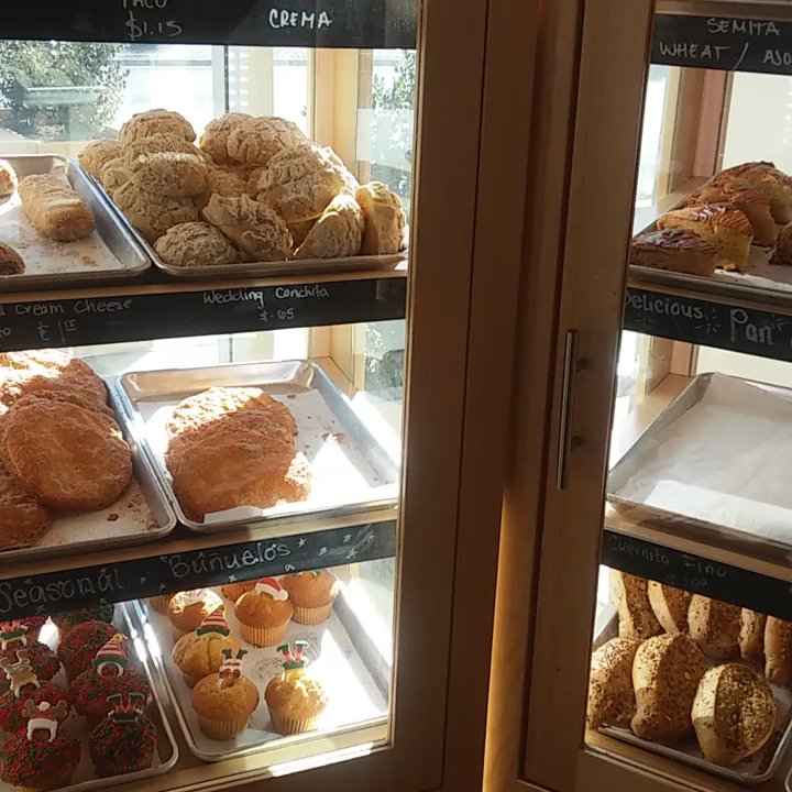 La Monarca Bakery & Cafe - Bakeries Near Me - Pico Rivera, California