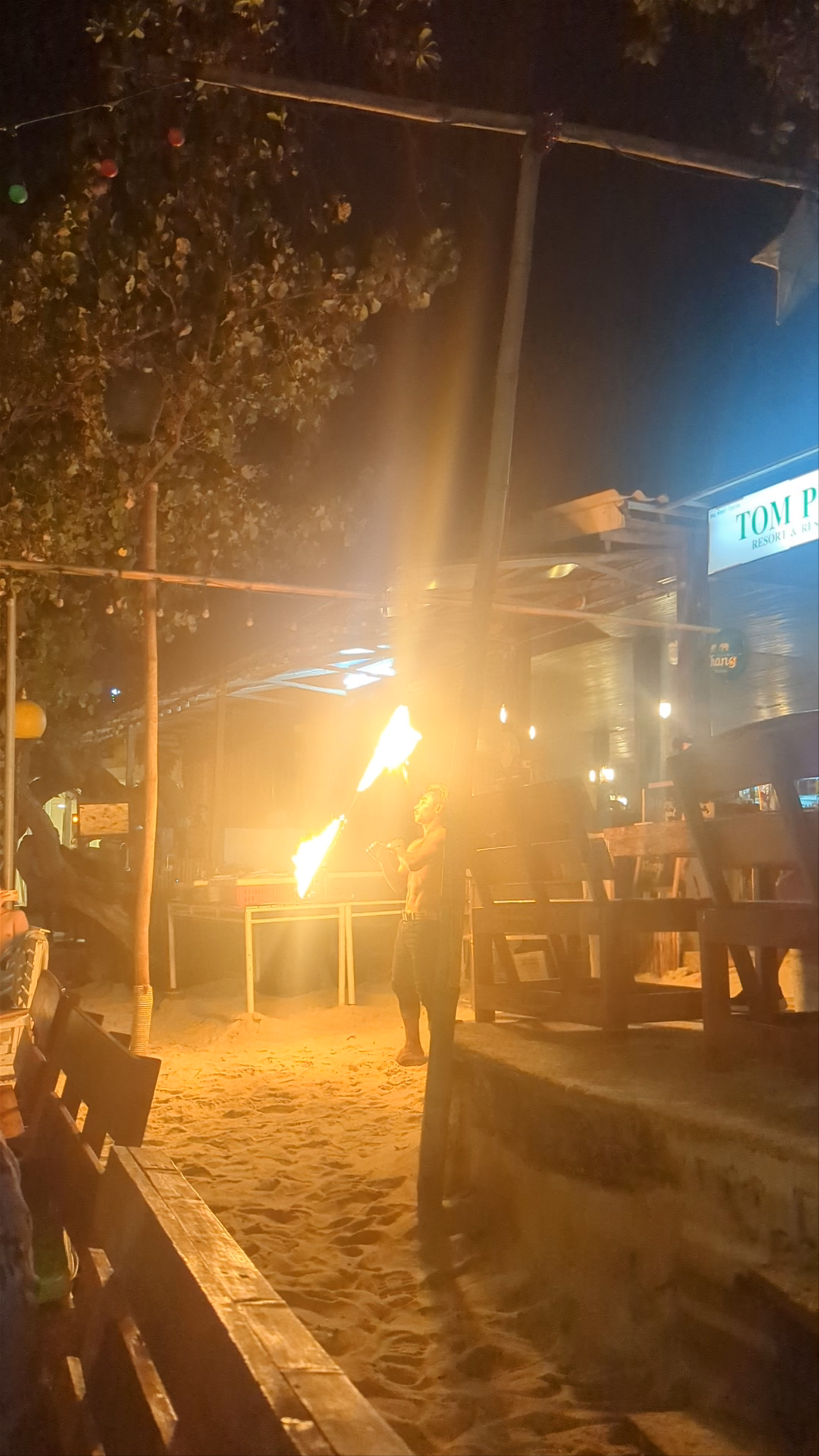 OYO 407 Tom Pizza Resort