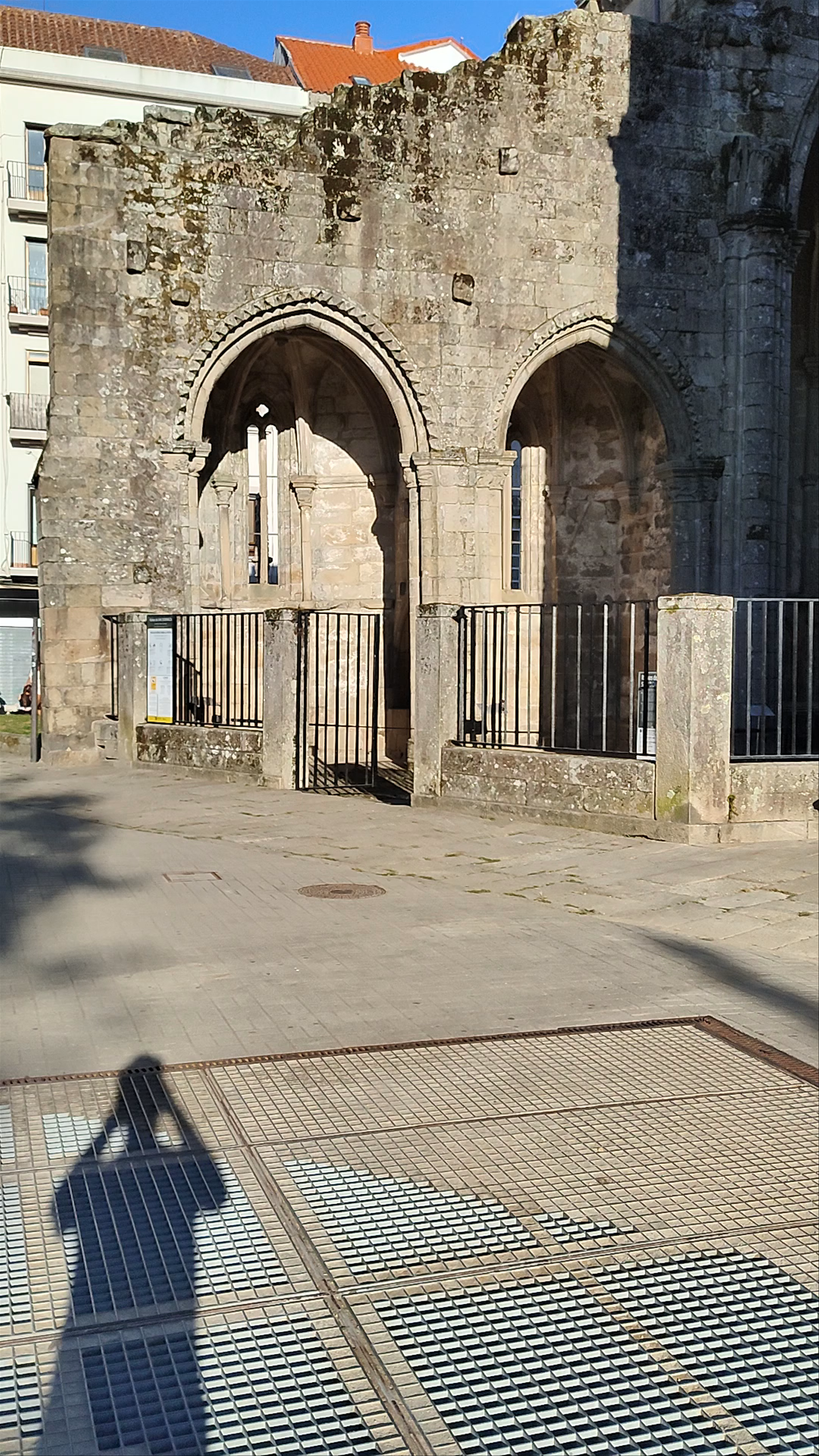 Ruinas de Santo Domingo: Gothic Heritage in Pontevedra, Spain