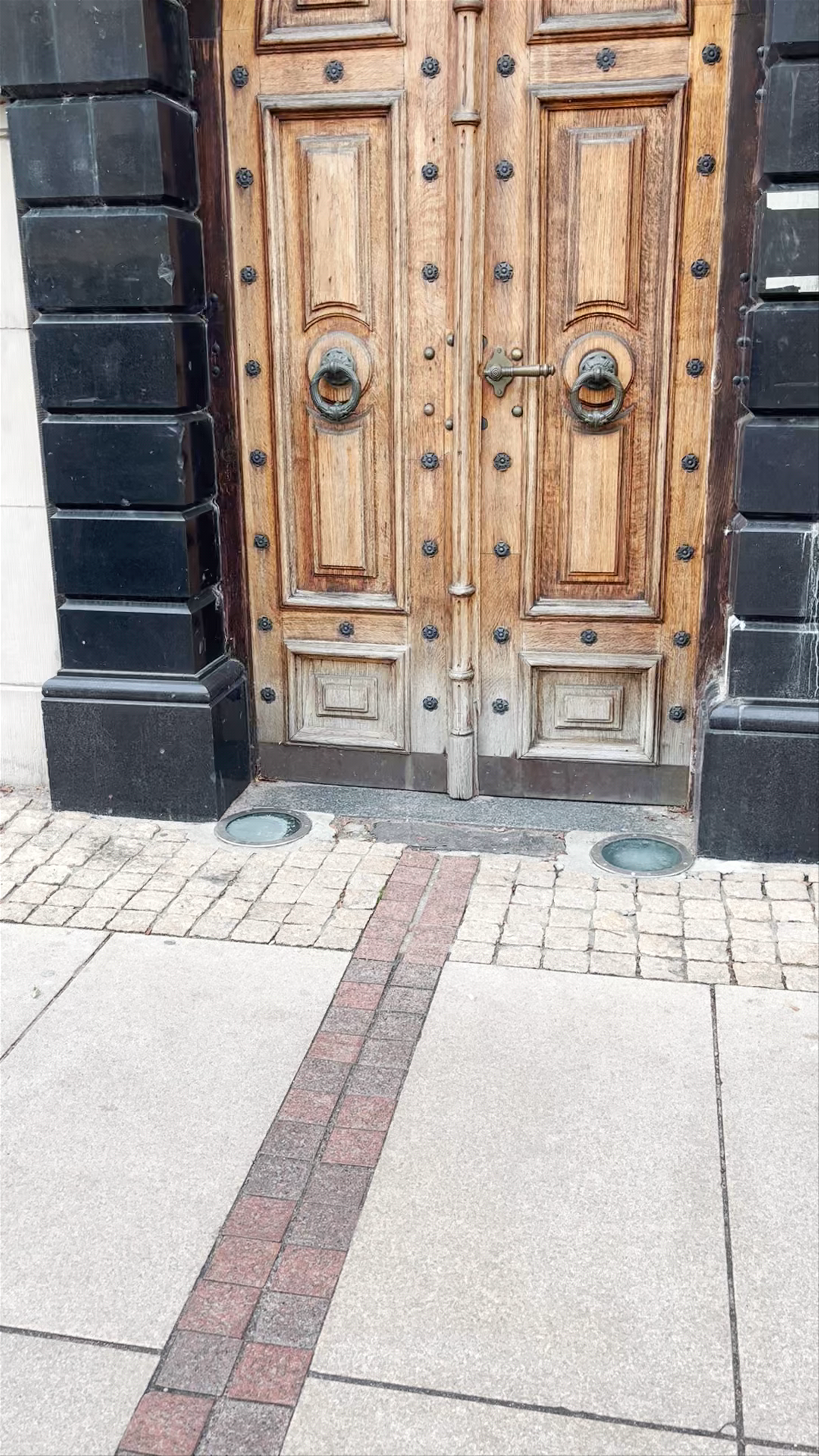 Holy Cross Church Statue and Doors Walkthrough in Warsaw