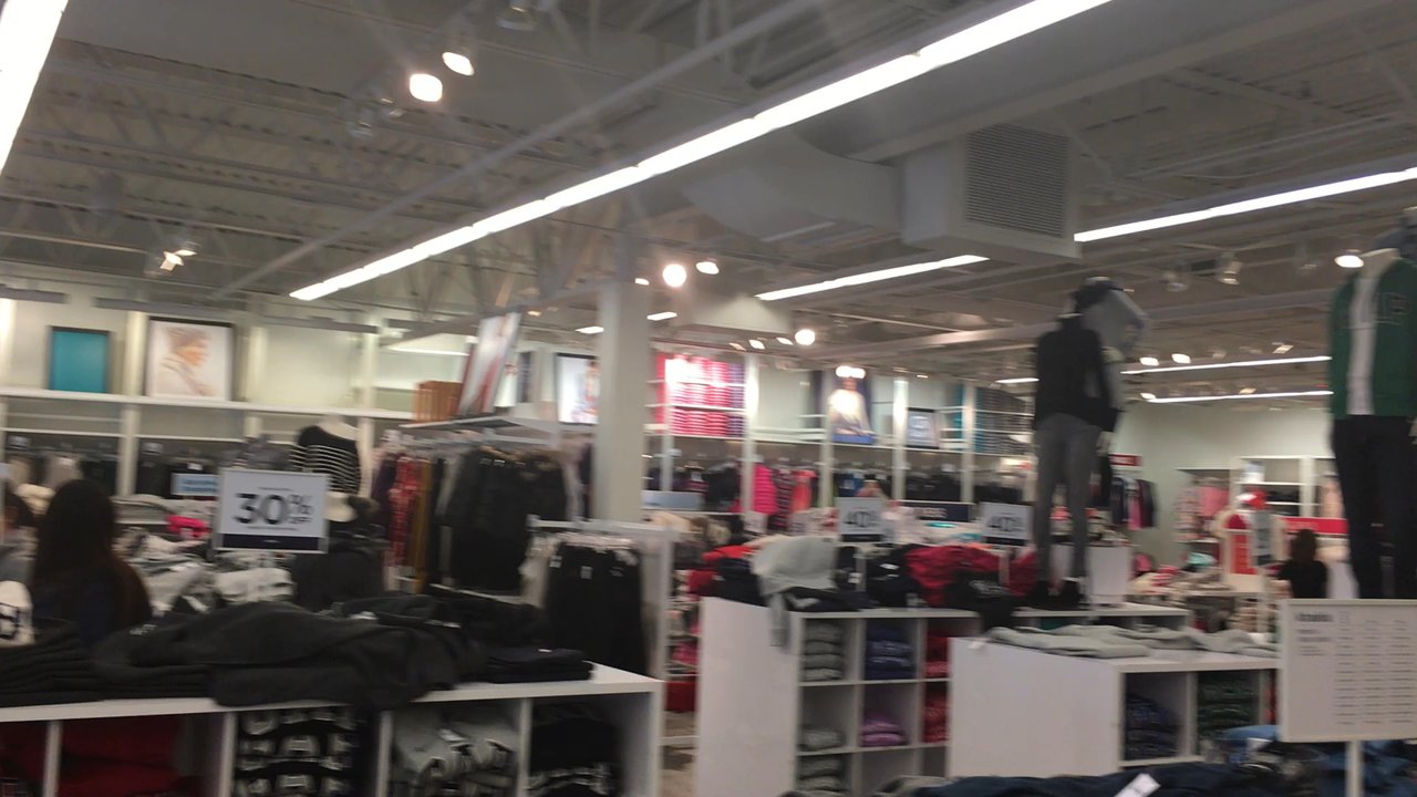 Gap Factory - Men's Clothing Near Me - Williamsburg, Virginia