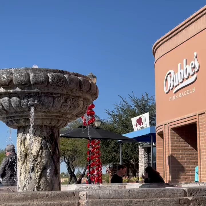 Bubbe's Fine Bagels - Plenty of outdoor seating on a beautiful day - Bagels Near Me - Tucson, Arizona