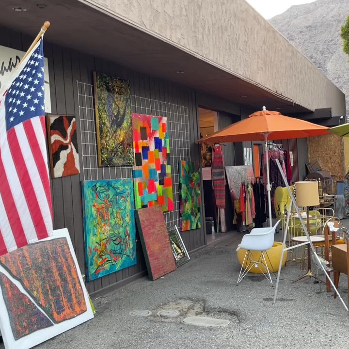 Bazaar Delar - Antiques Near Me - Palm Springs, California