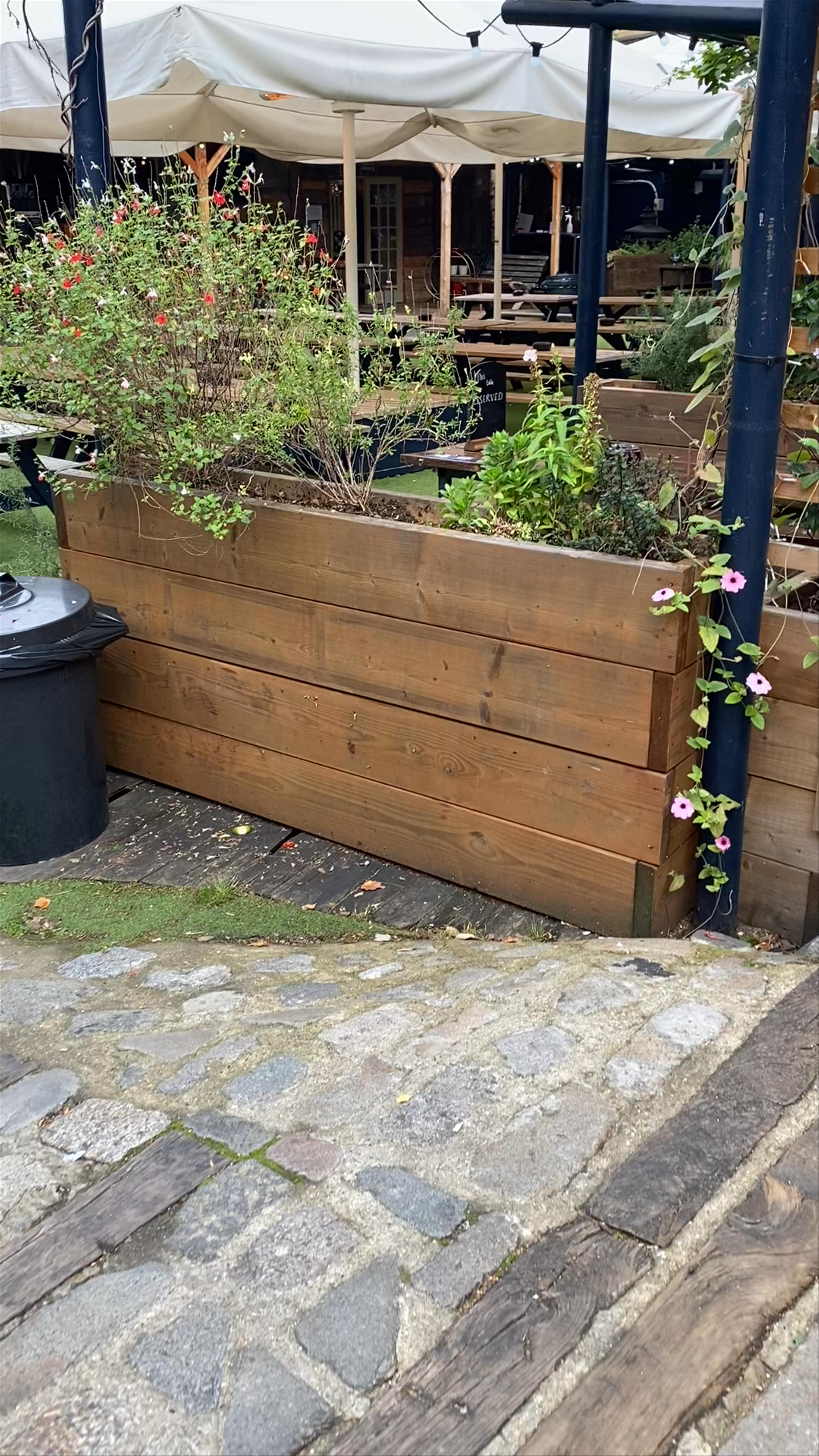 Flat Iron Square: Urban Garden Oasis in London