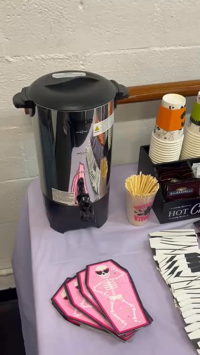 Pickwick Ice - Hot chocolate bar - Skating Rinks Near Me - Burbank, California