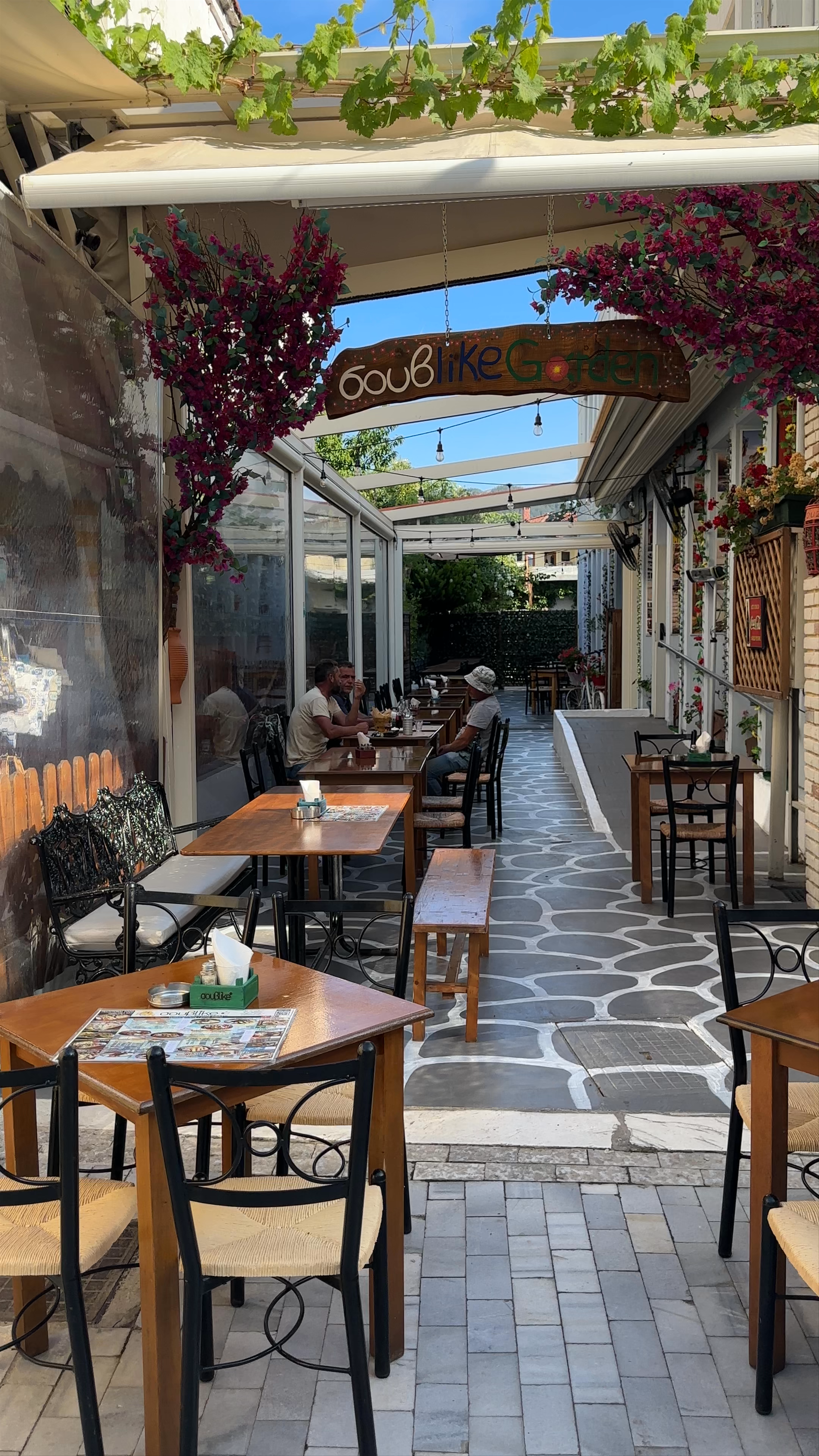 Souvlike Garden: Charming Al Fresco Dining in Limenas Thassos