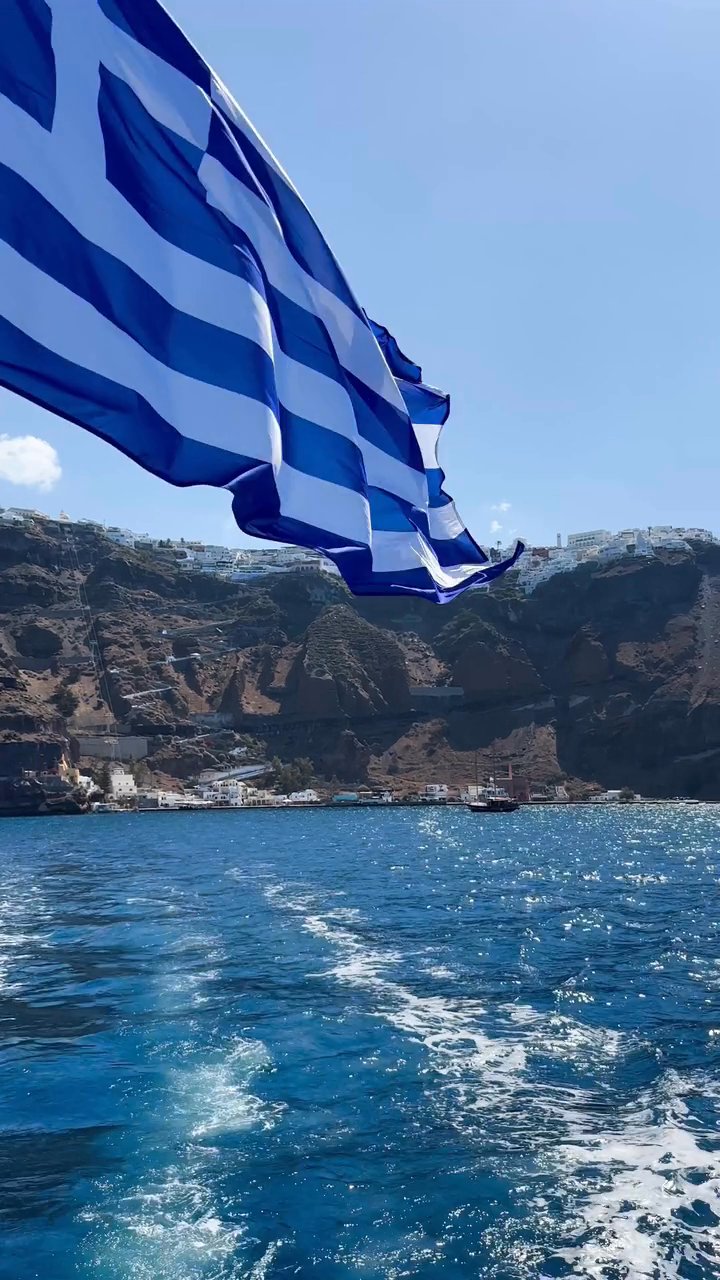 one day 🥹
📍 Santorini Greece
🎥 Mihaela Claudia  Puscas · Pexels
#travel #europe #eurotrip #wanderlust #vacation