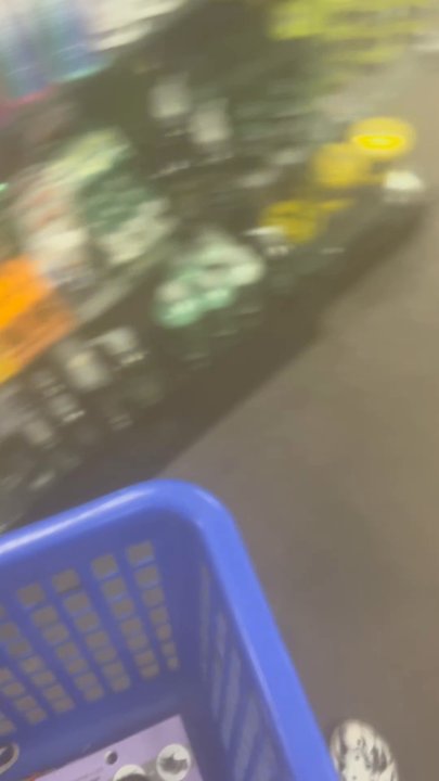 Beauty Source - Male manager and female employee grabbing woman who did not steal. Lawsuit waiting. - Cosmetics & Beauty Supply Near Me - San Leandro, California