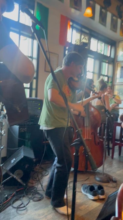 T S McHugh's - Band! - Irish Pub Near Me - Seattle, Washington
