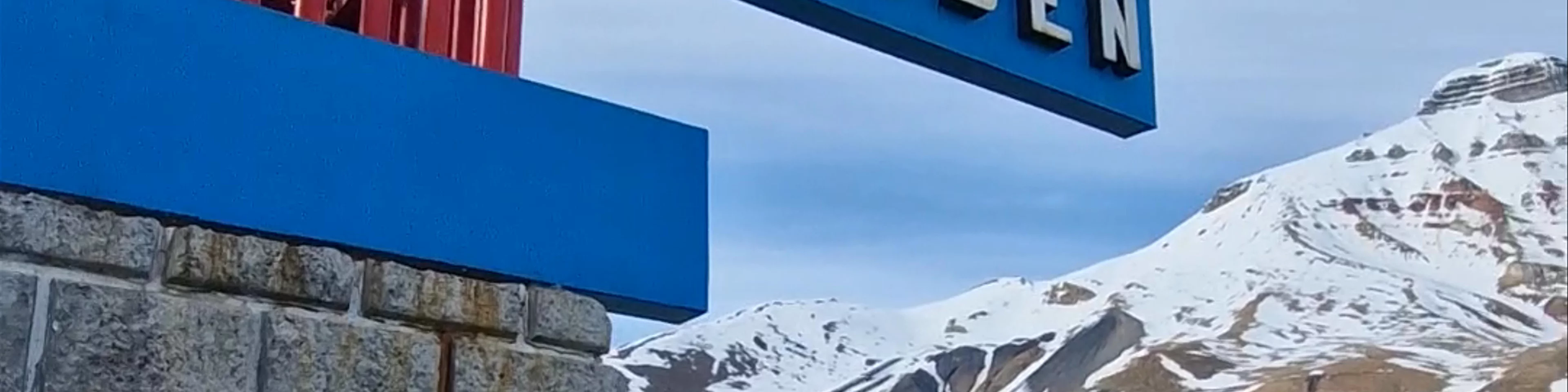 Pyramiden City Identification Sign