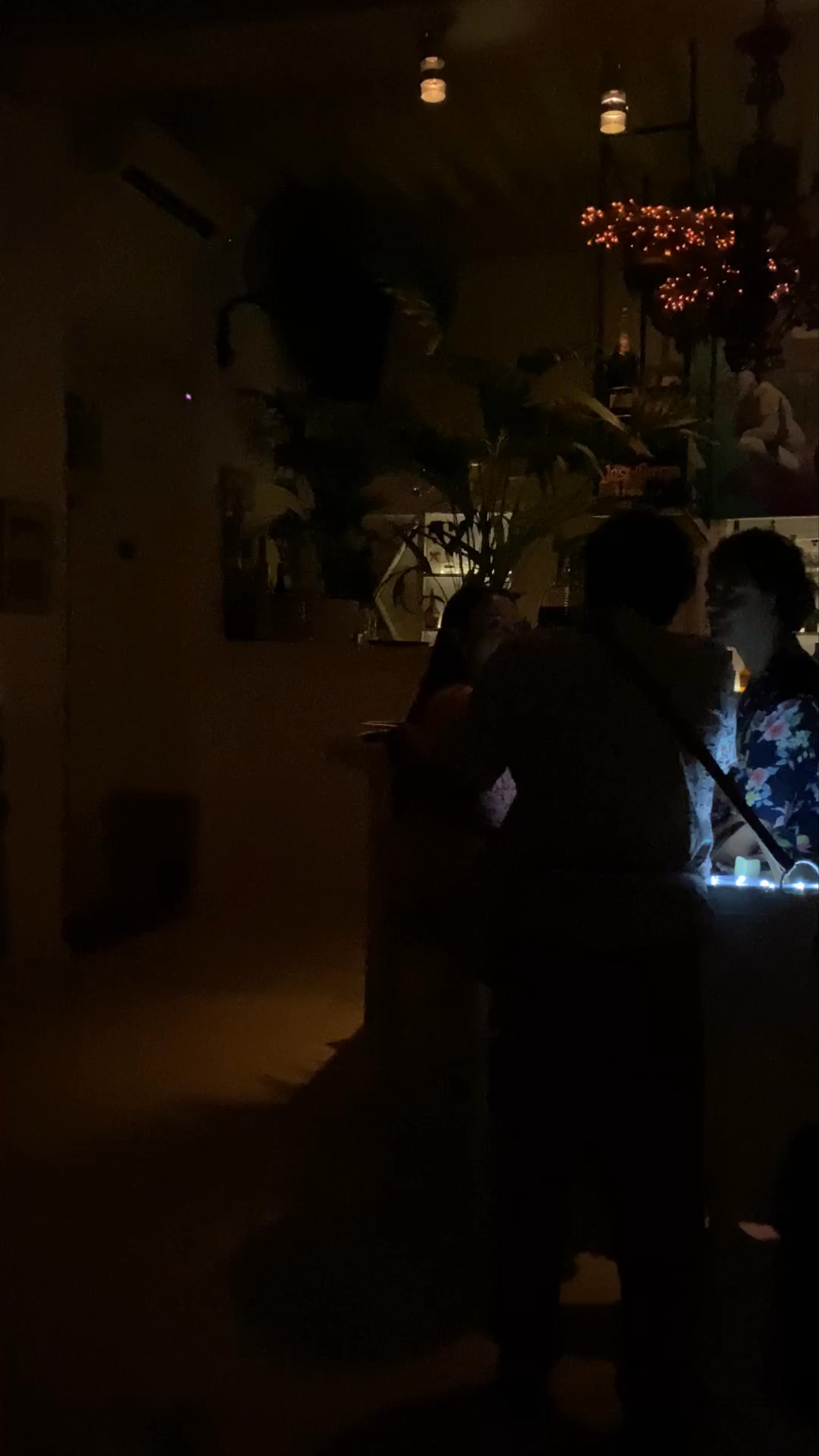 Galleraki Bar: Intimate Nighttime Vibes by the Water
