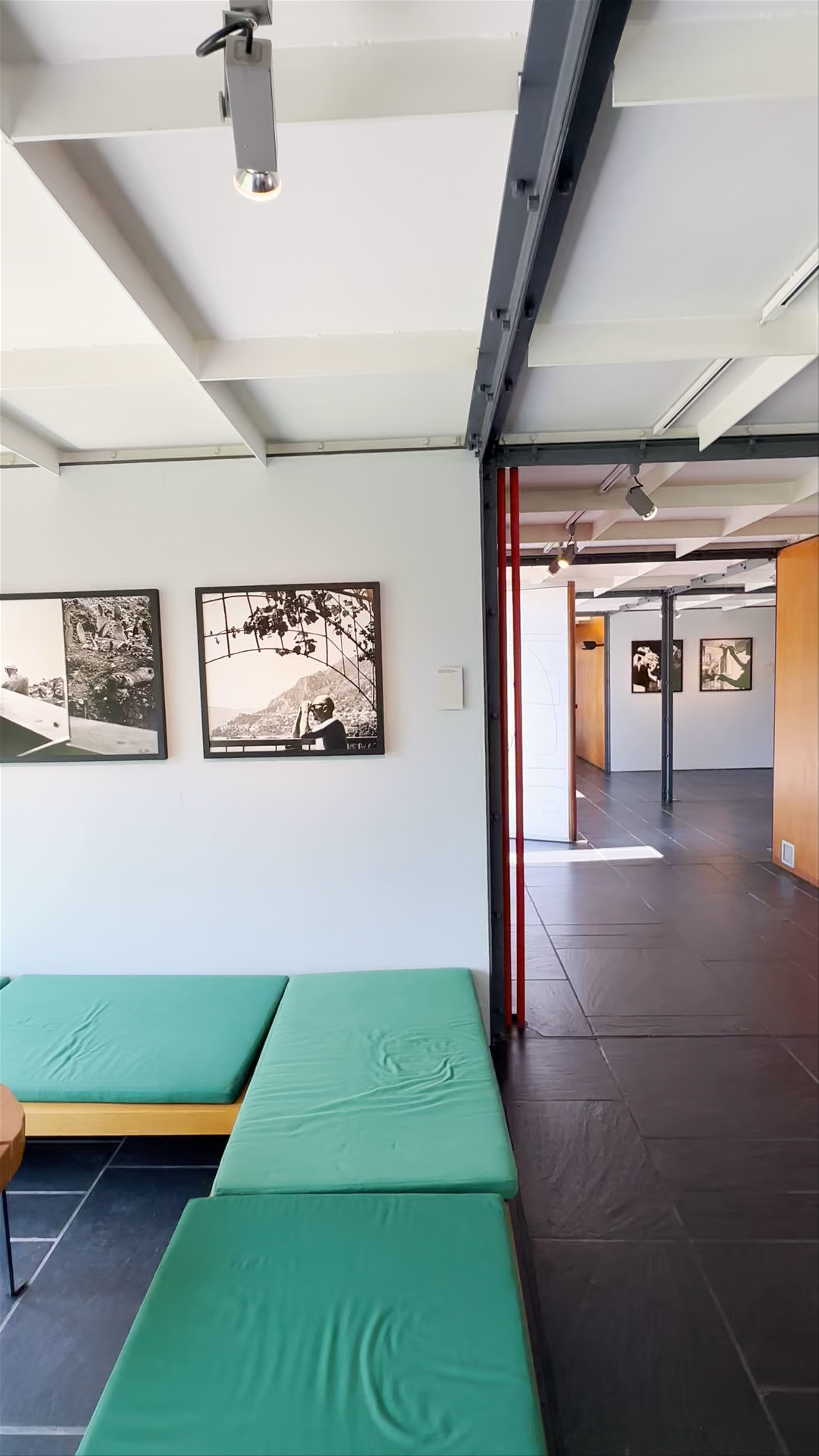 Pavillon Le Corbusier: Architectural Harmony in Zürich