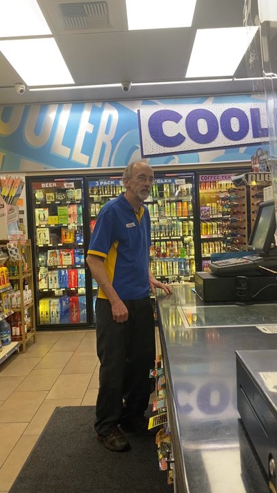 ampm - Maskless workers and customers - Convenience Stores Near Me - Marysville, California