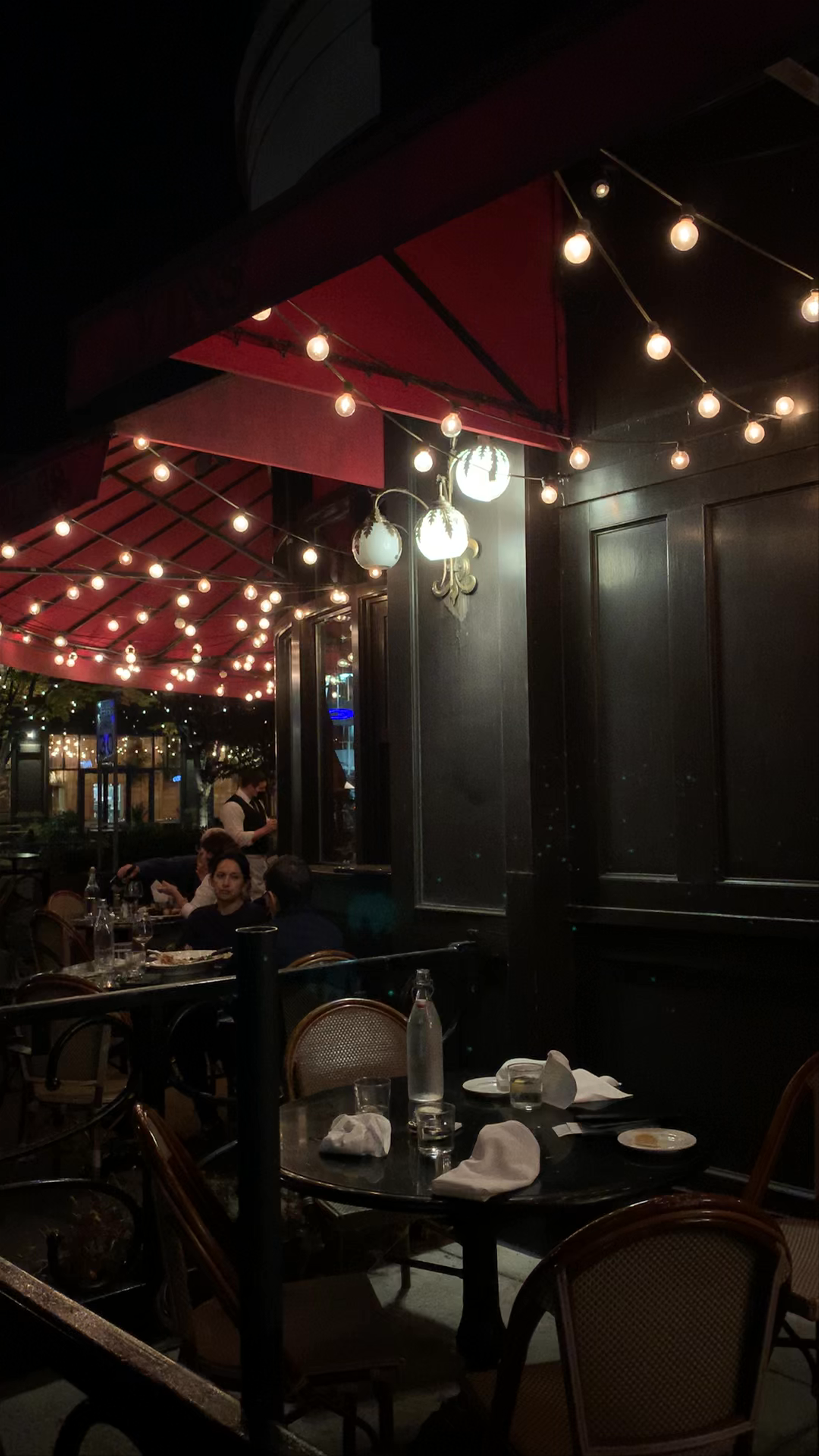 Mon Ami Gabi Bethesda: Cozy Outdoor Dining Under Twinkling Lights
