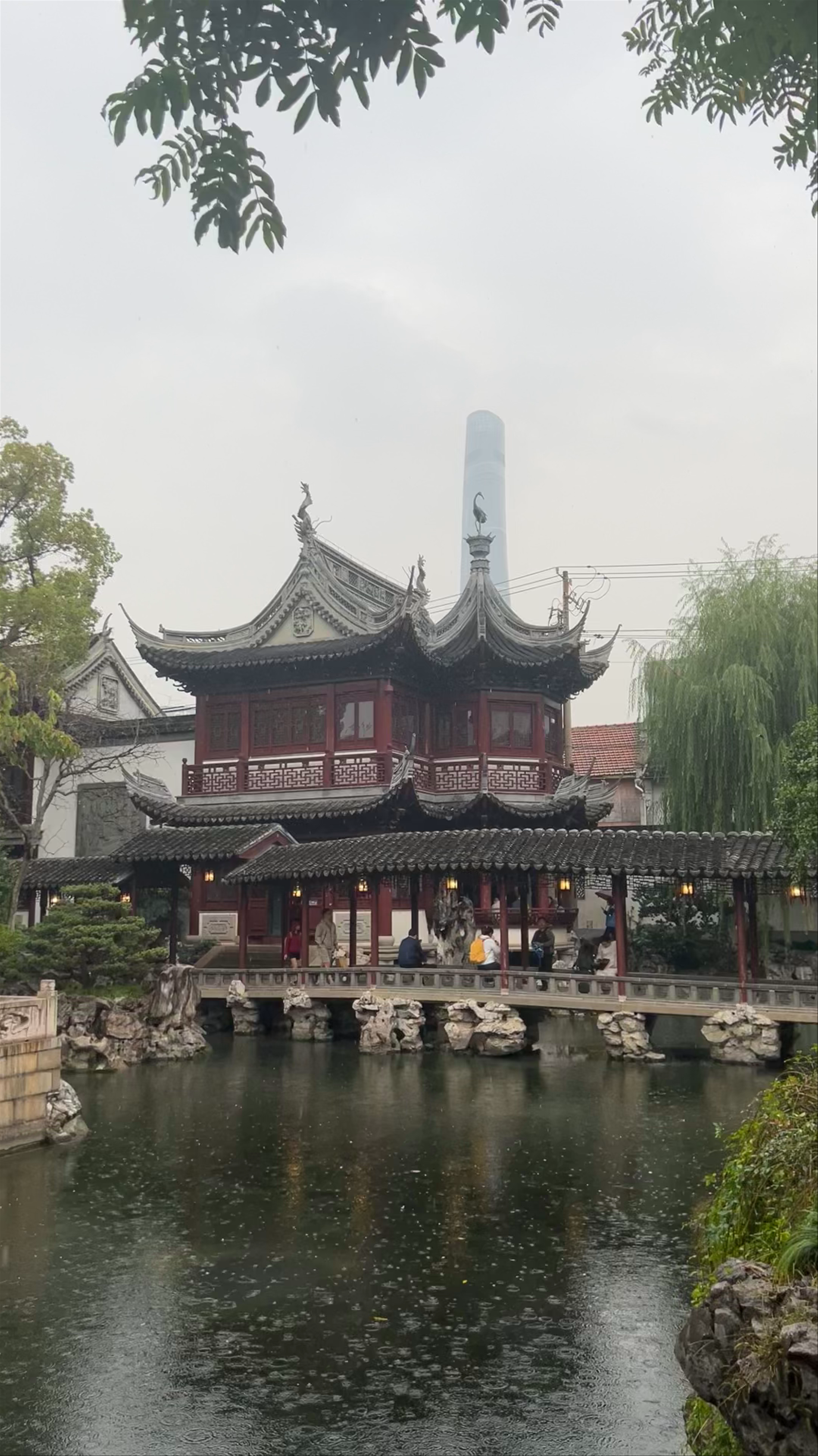 Yu Garden Serenity: Classic Chinese Elegance Amid Modern Shanghai