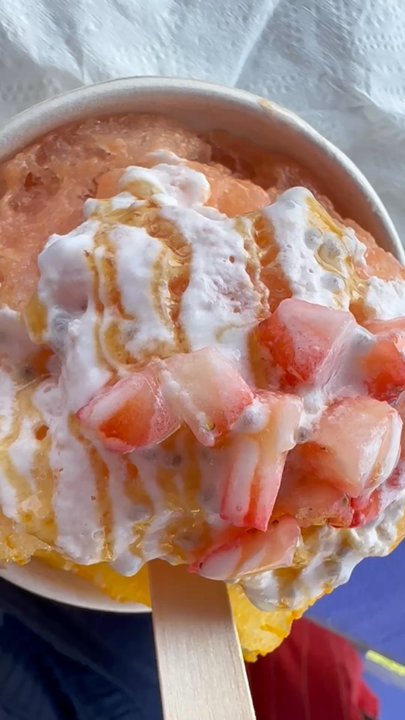 Waikomo Shave Ice - Best Shave!stop when walking the Ka'anapali beach path at the main Hyatt Hotel poolside. Look for the blue umbrellas. Cory 100% - Shaved Ice Near Me - Lahaina, Hawaii